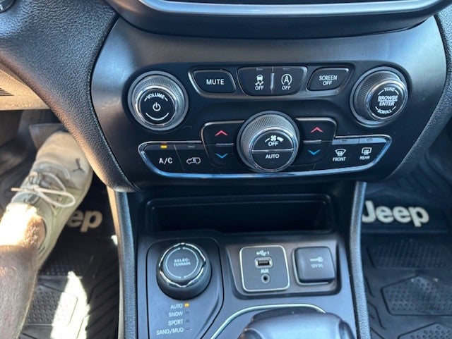 2022 Jeep Cherokee Latitude Lux