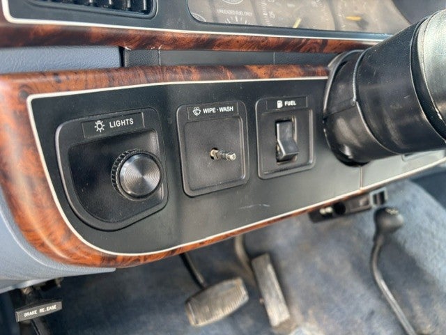 1989 Ford 3/4 Ton Trucks BASE