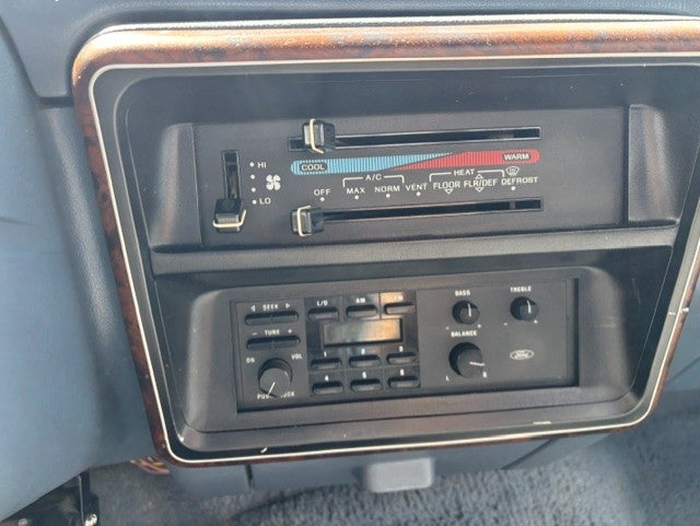 1989 Ford 3/4 Ton Trucks BASE