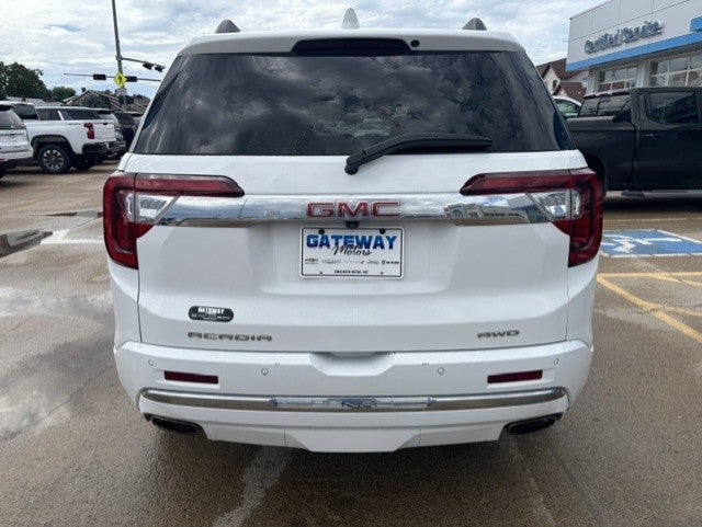 2023 GMC Acadia Denali