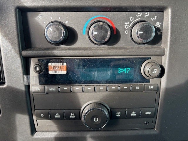 2025 Chevrolet Express Cutaway 3500 1WT