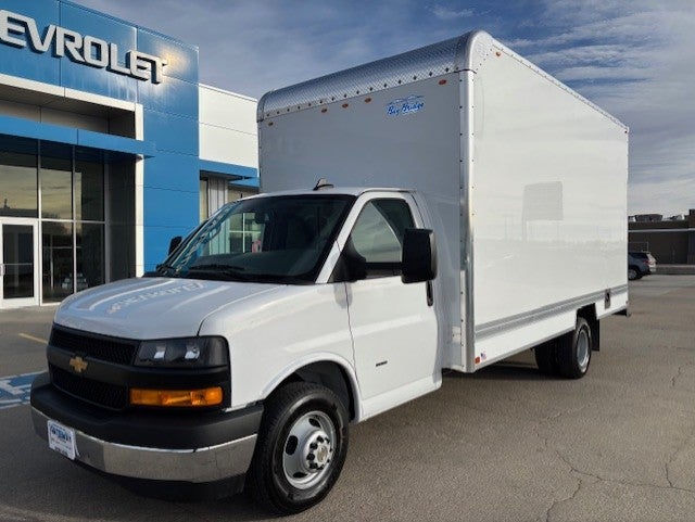 2025 Chevrolet Express Cutaway 3500 1WT