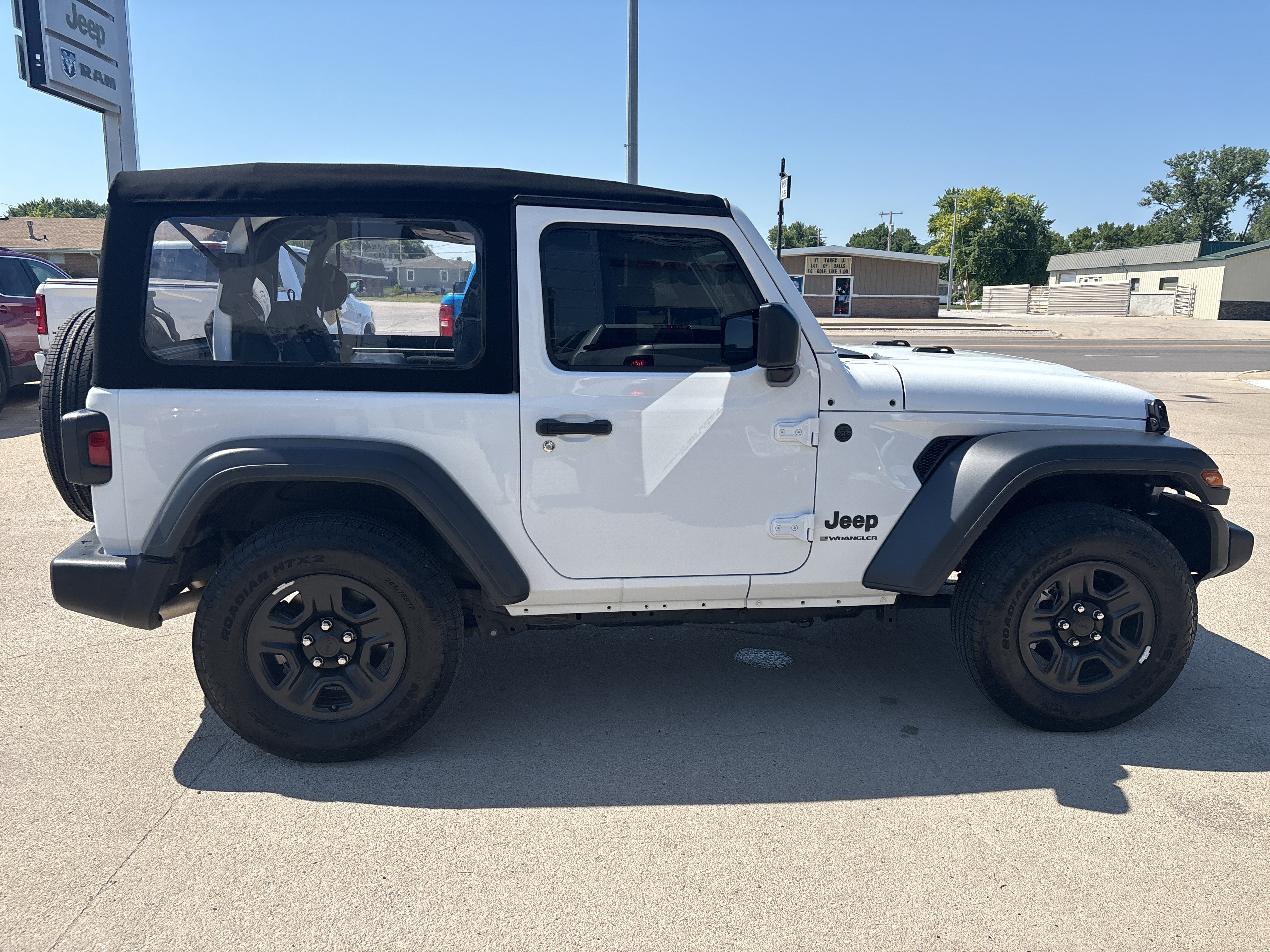 2025 Jeep Wrangler Sport