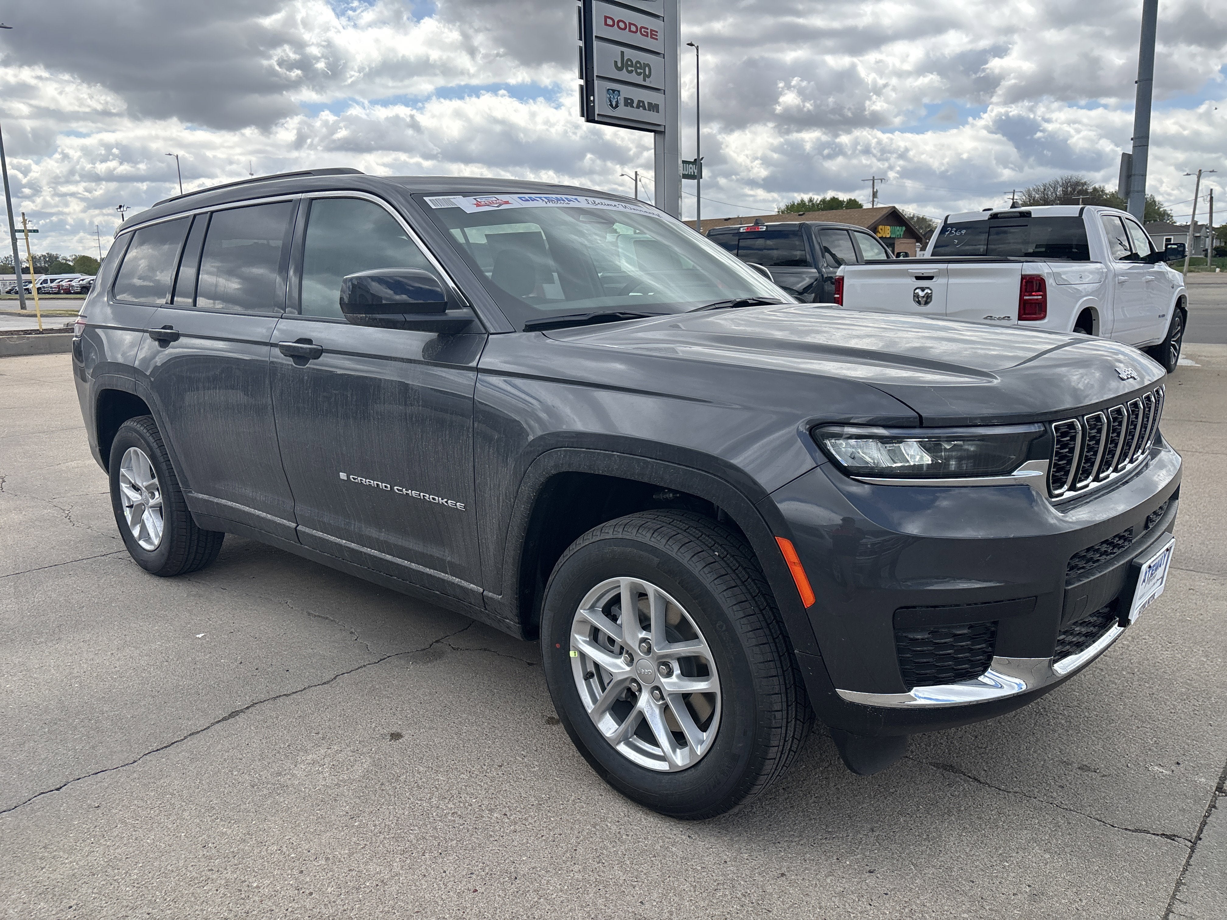 2026 Jeep Grand Cherokee GRAND CHEROKEE L LAREDO X 4X4