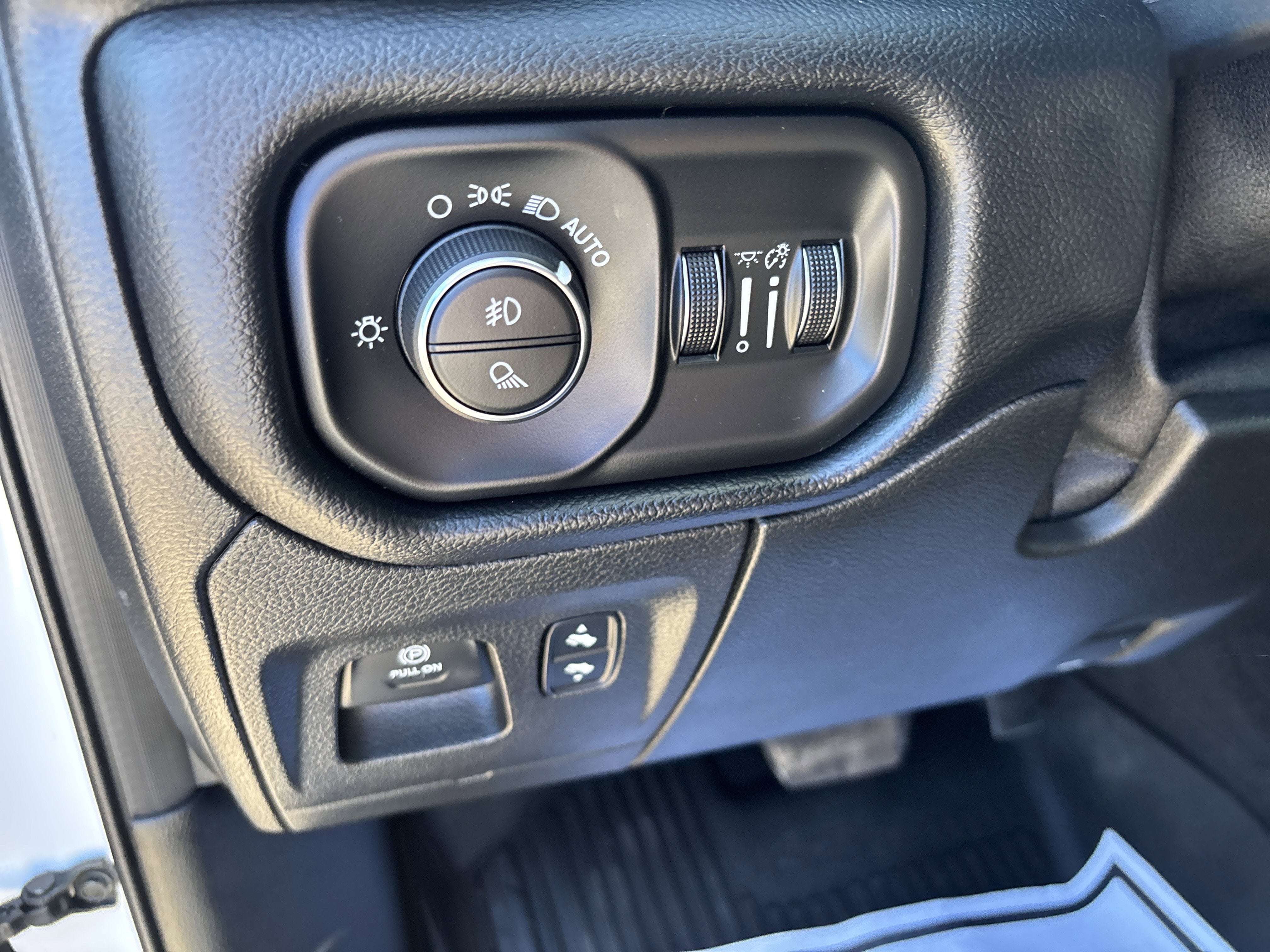 2020 RAM Ram 1500 Pickup Laramie - Photo 13