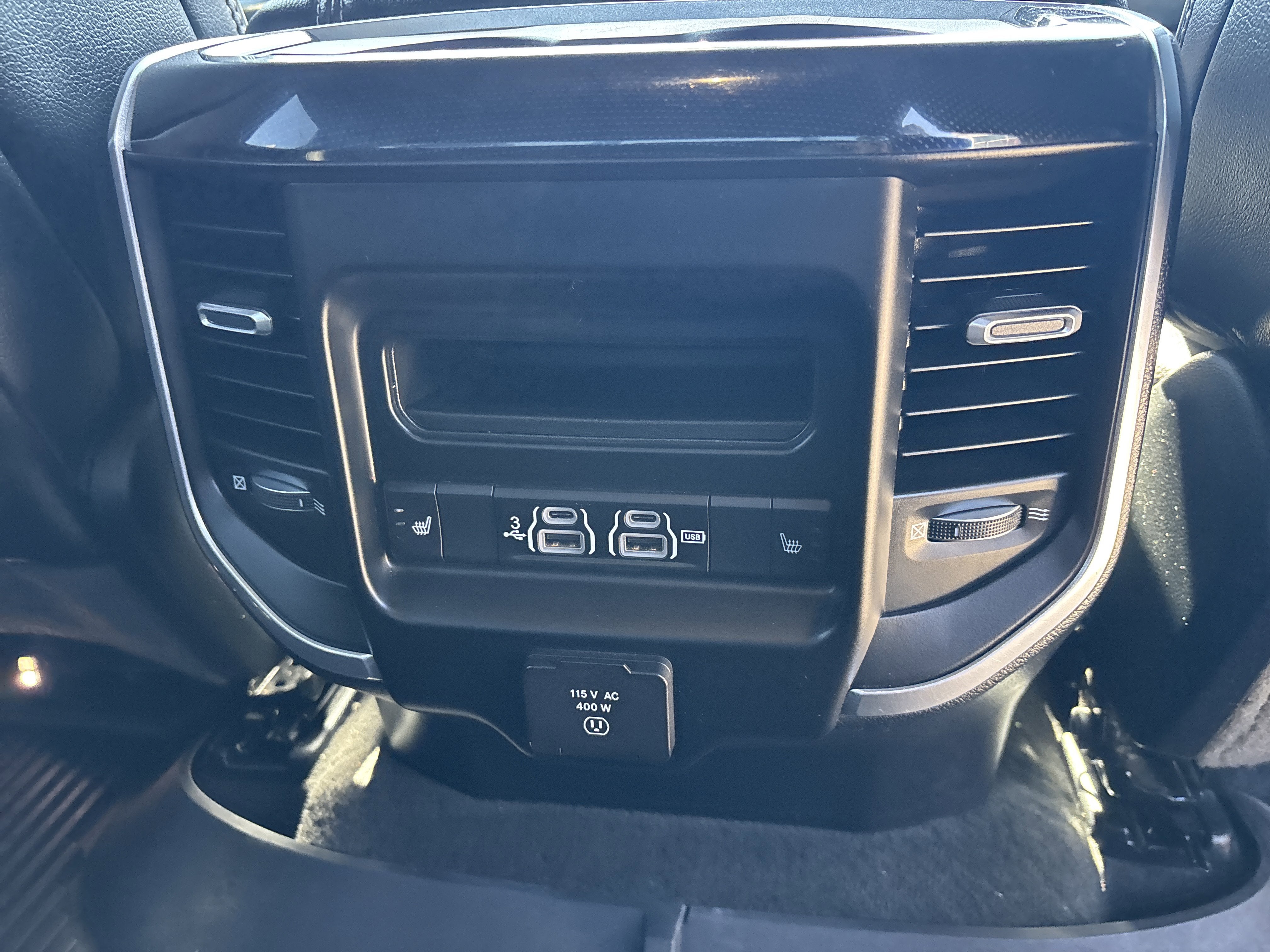 2020 RAM Ram 1500 Pickup Laramie - Photo 7
