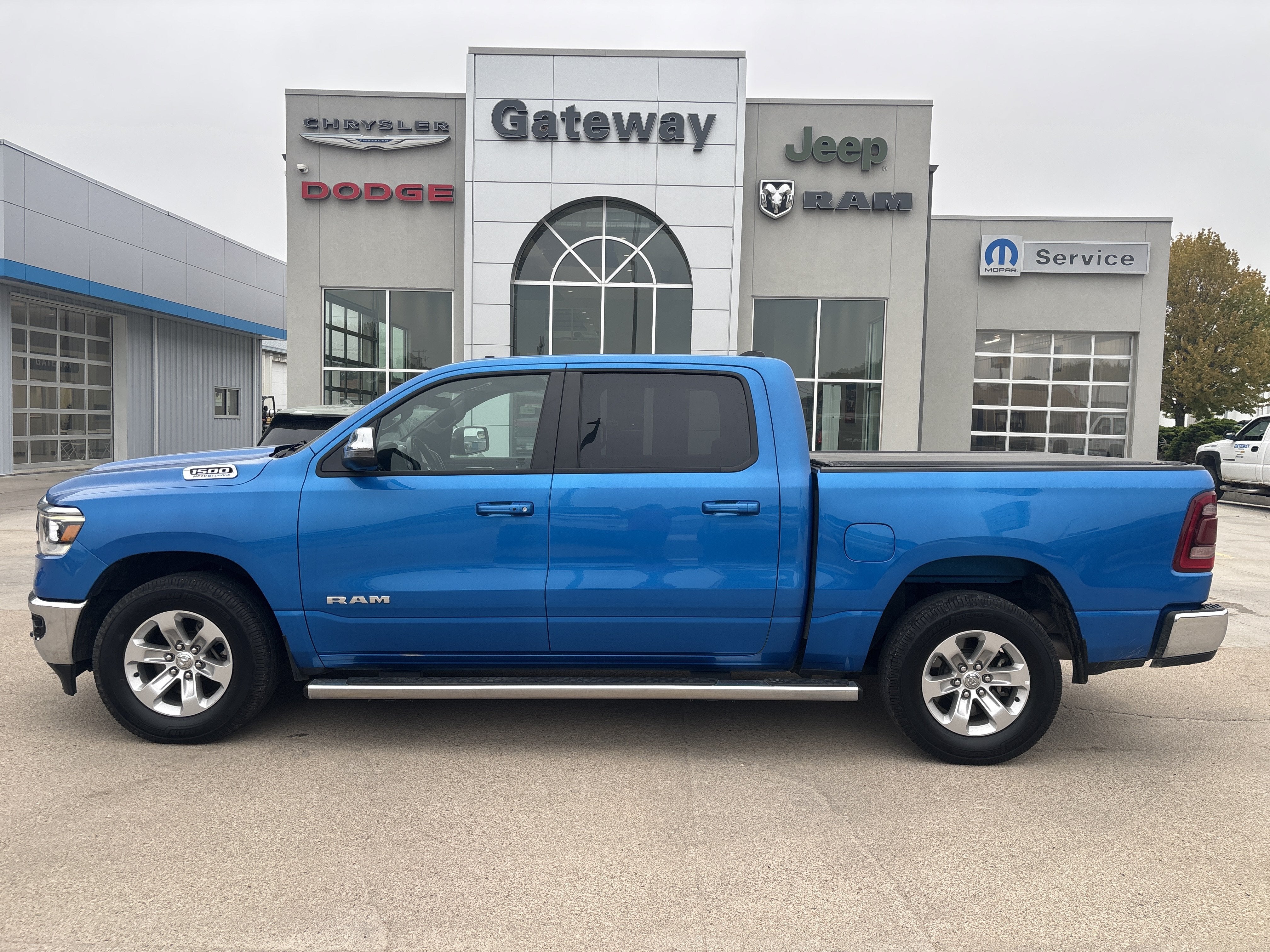 2023 RAM 1500 Laramie Crew Cab 4x4 5'7' Box