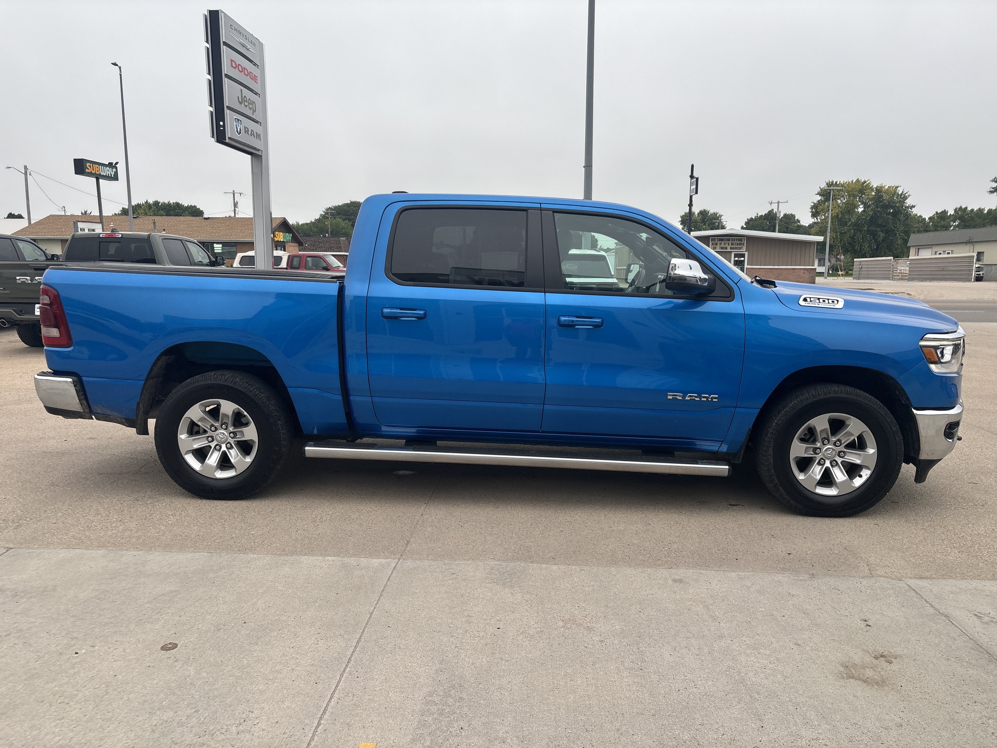 2023 RAM 1500 Laramie Crew Cab 4x4 5'7' Box