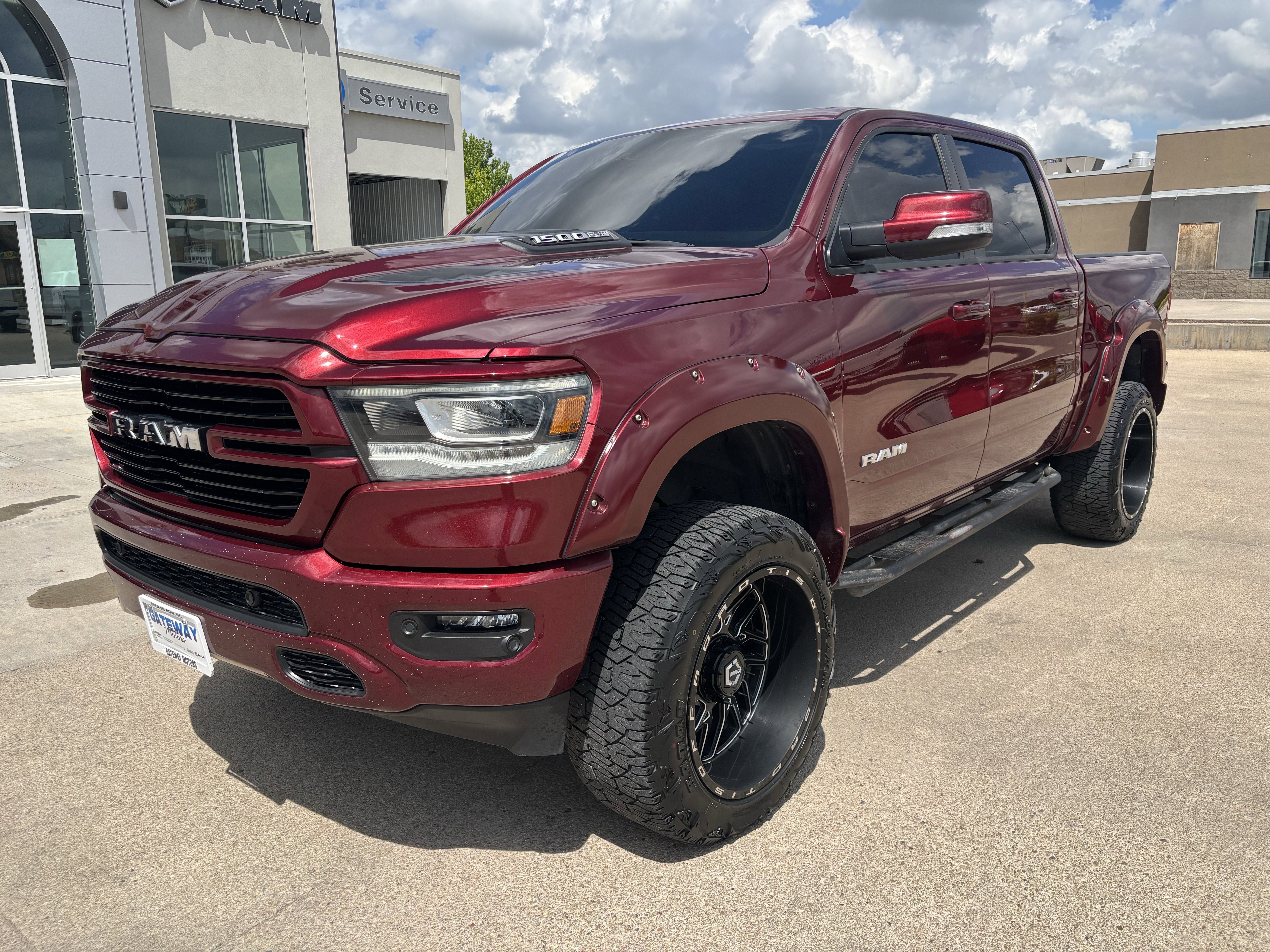 2021 RAM 1500 Laramie Crew Cab 4x4 5'7' Box