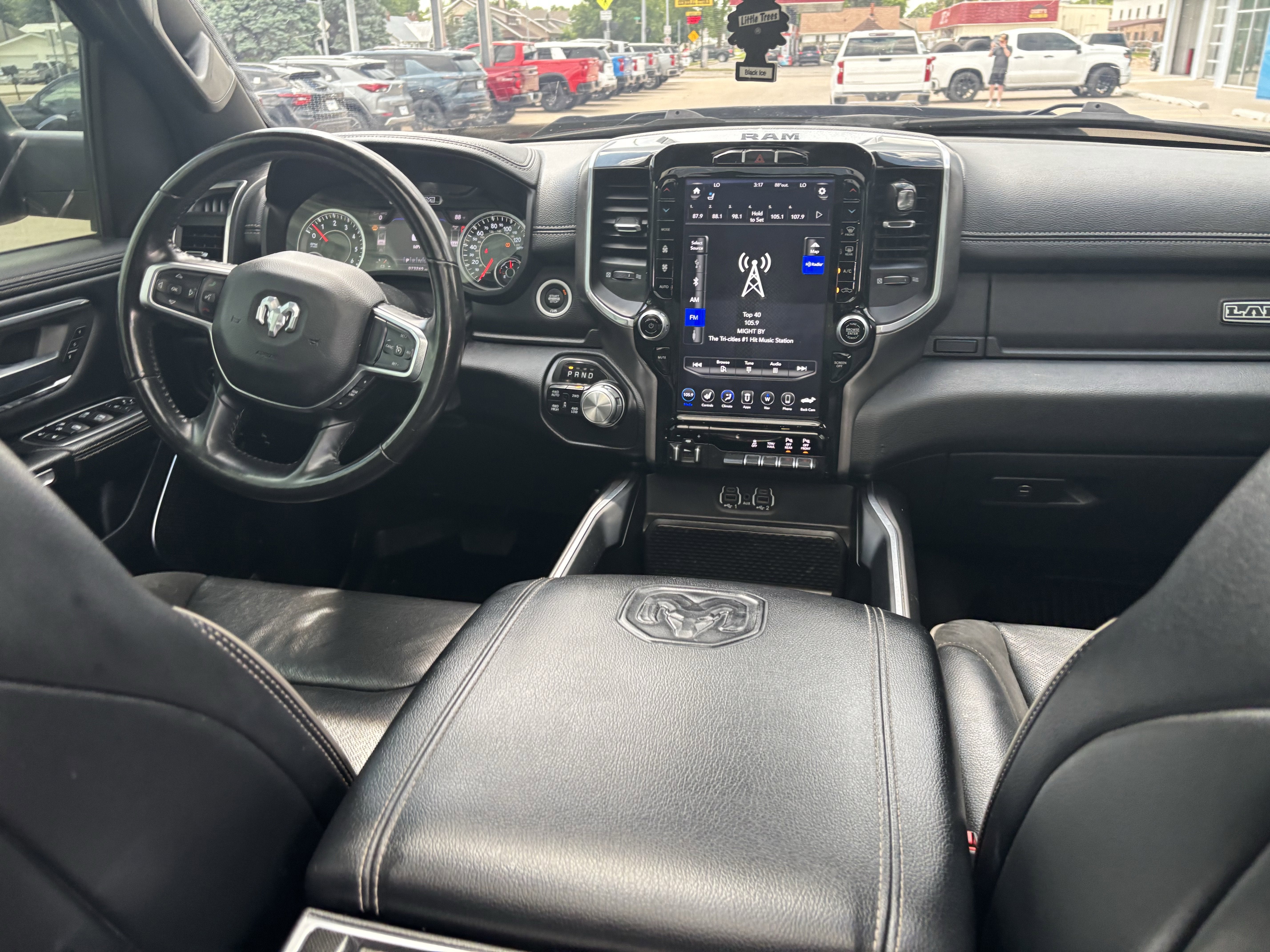 2021 RAM 1500 Laramie Crew Cab 4x4 5'7' Box