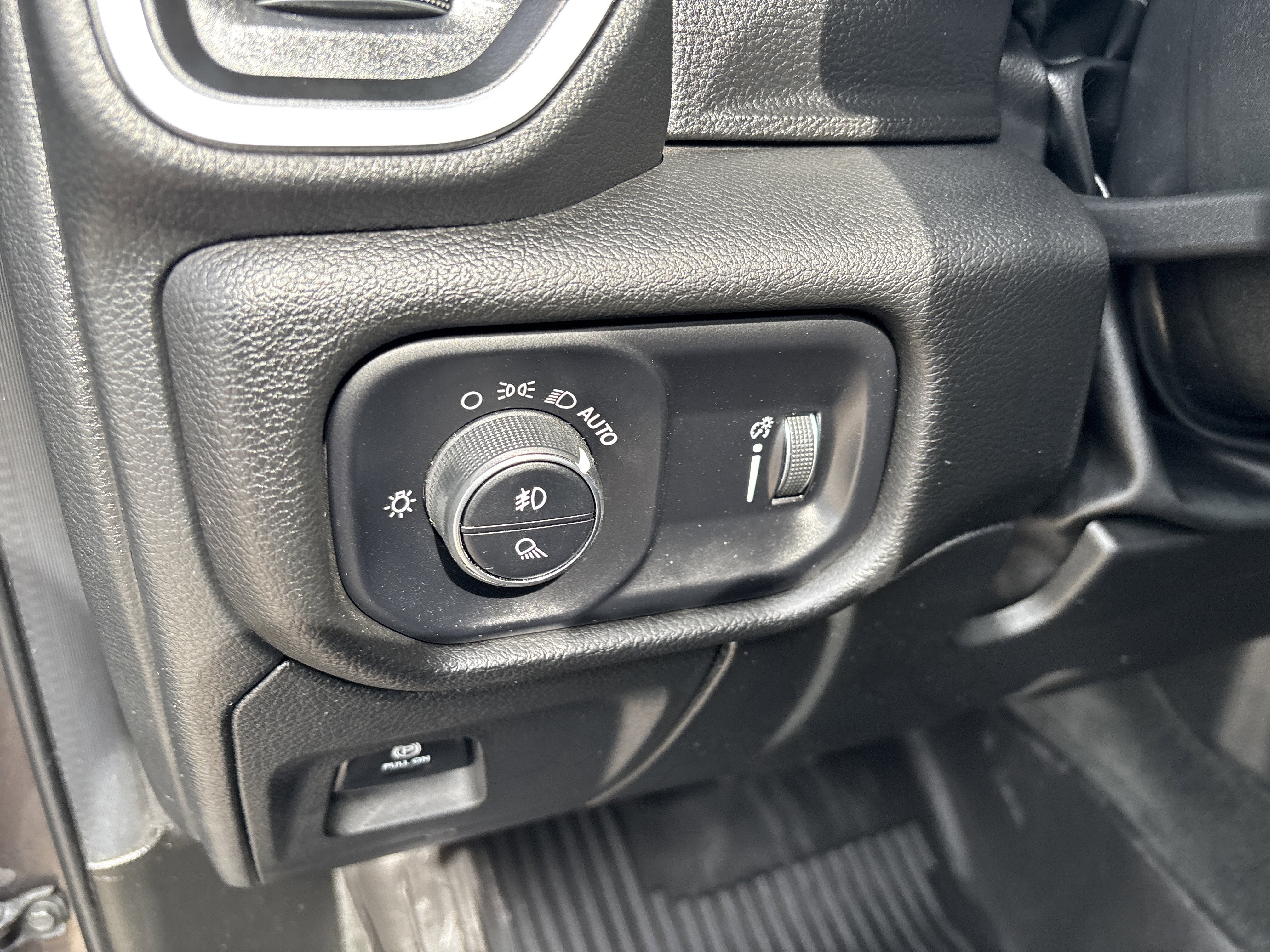 2023 RAM 1500 Big Horn Crew Cab 4x4 6'4' Box