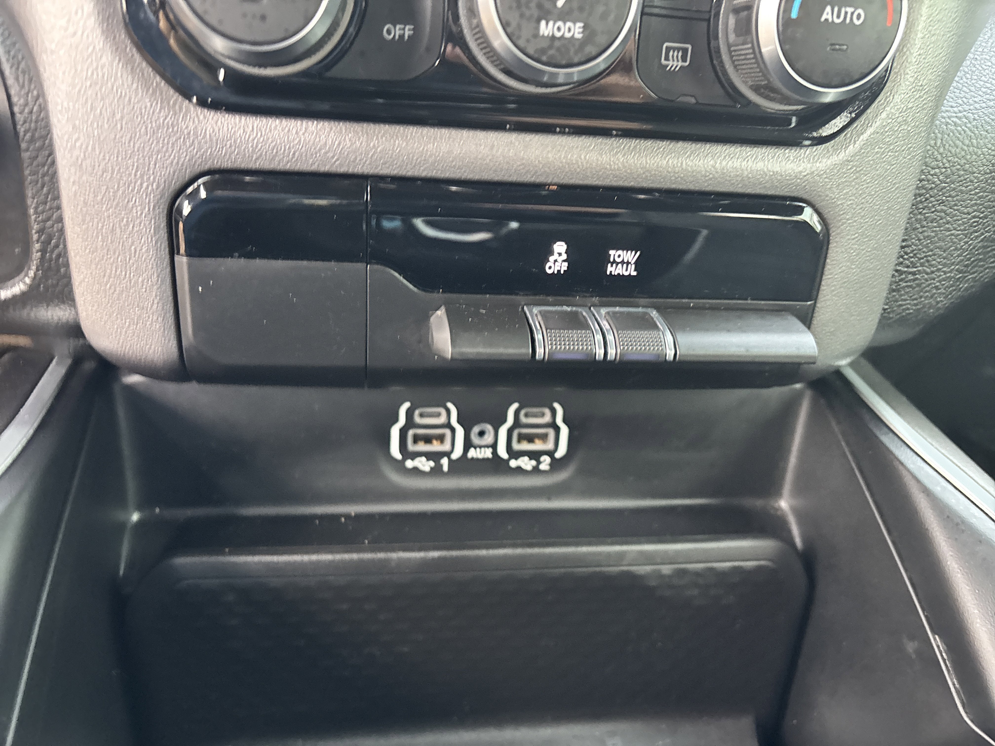 2023 RAM 1500 Big Horn Crew Cab 4x4 6'4' Box