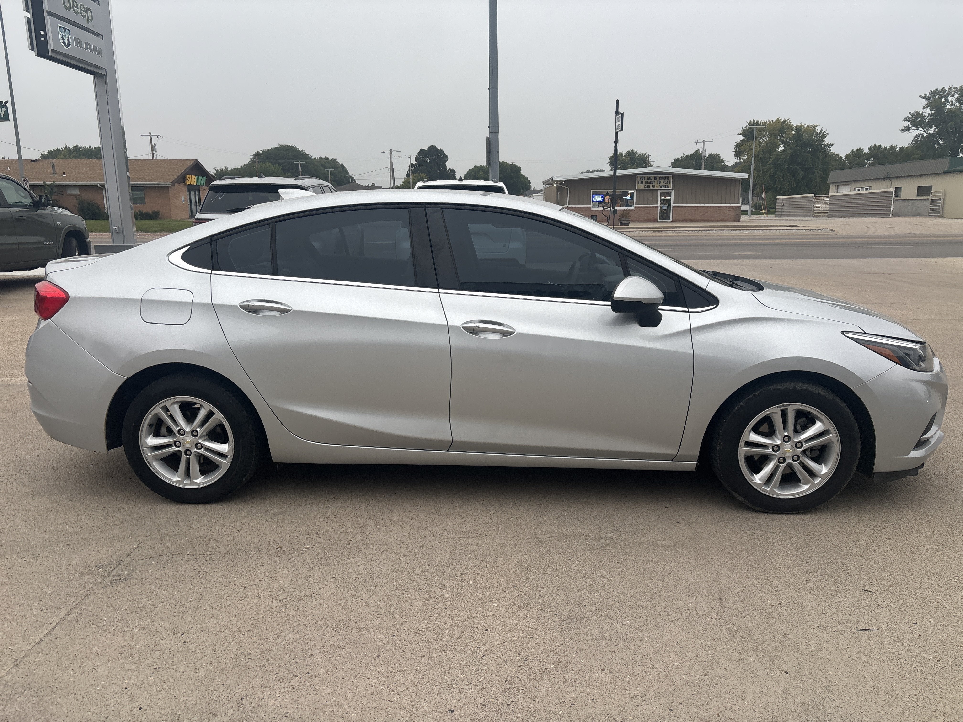 2017 Chevrolet Cruze LT Auto