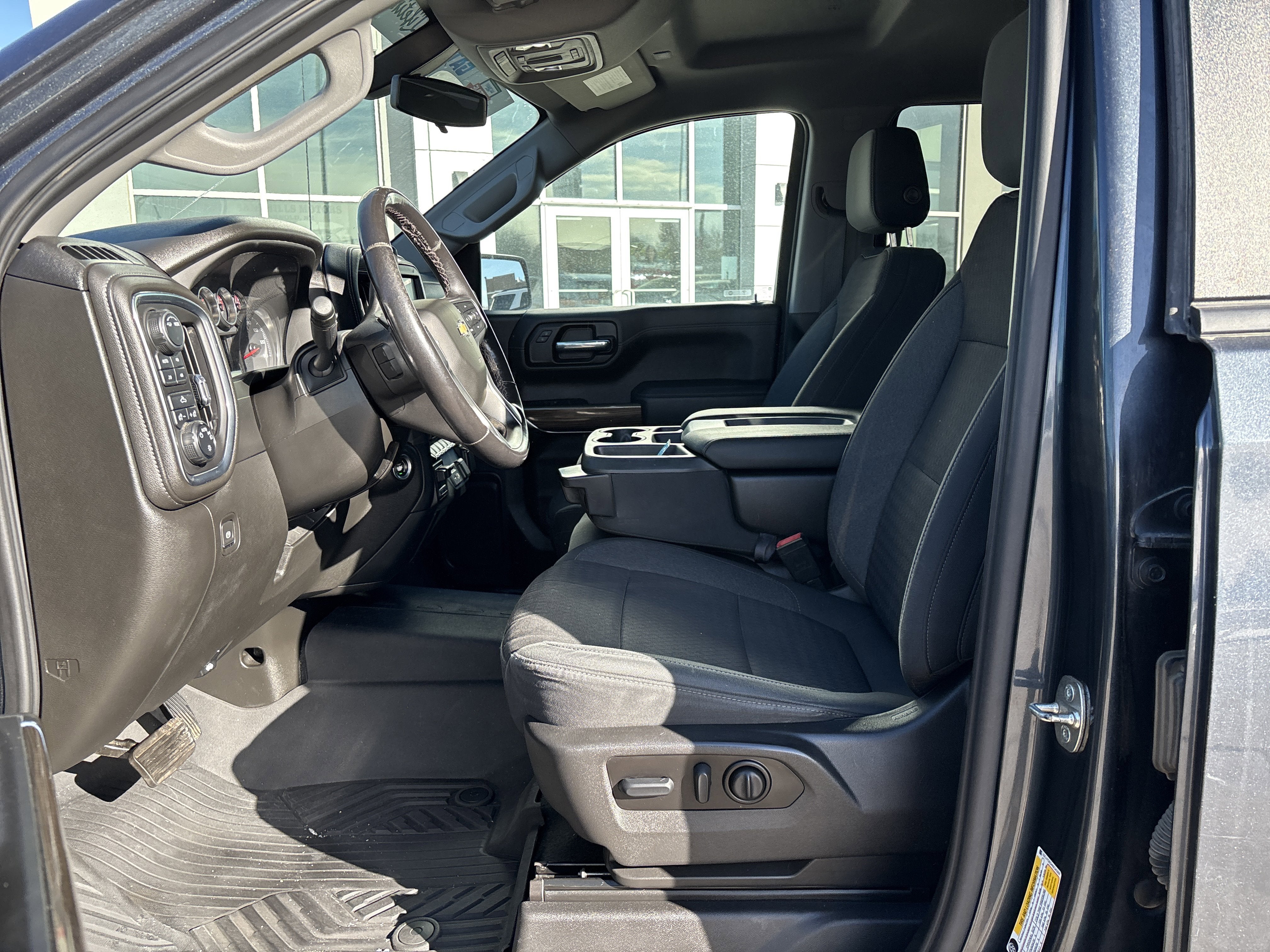 2022 Chevrolet Silverado 1500 LTD 4WD Crew Cab Short Bed LT