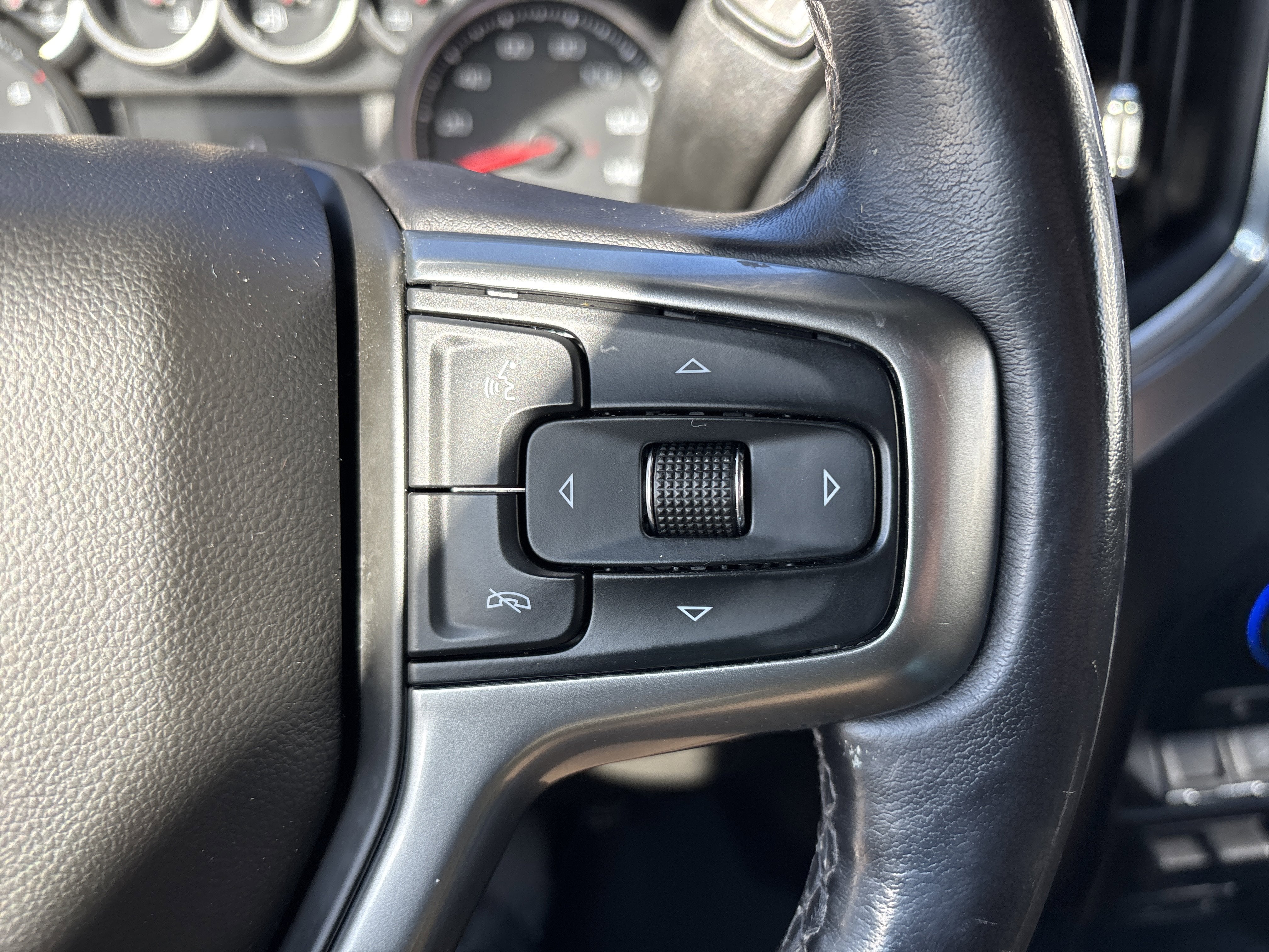 2022 Chevrolet Silverado 1500 LTD 4WD Crew Cab Short Bed LT