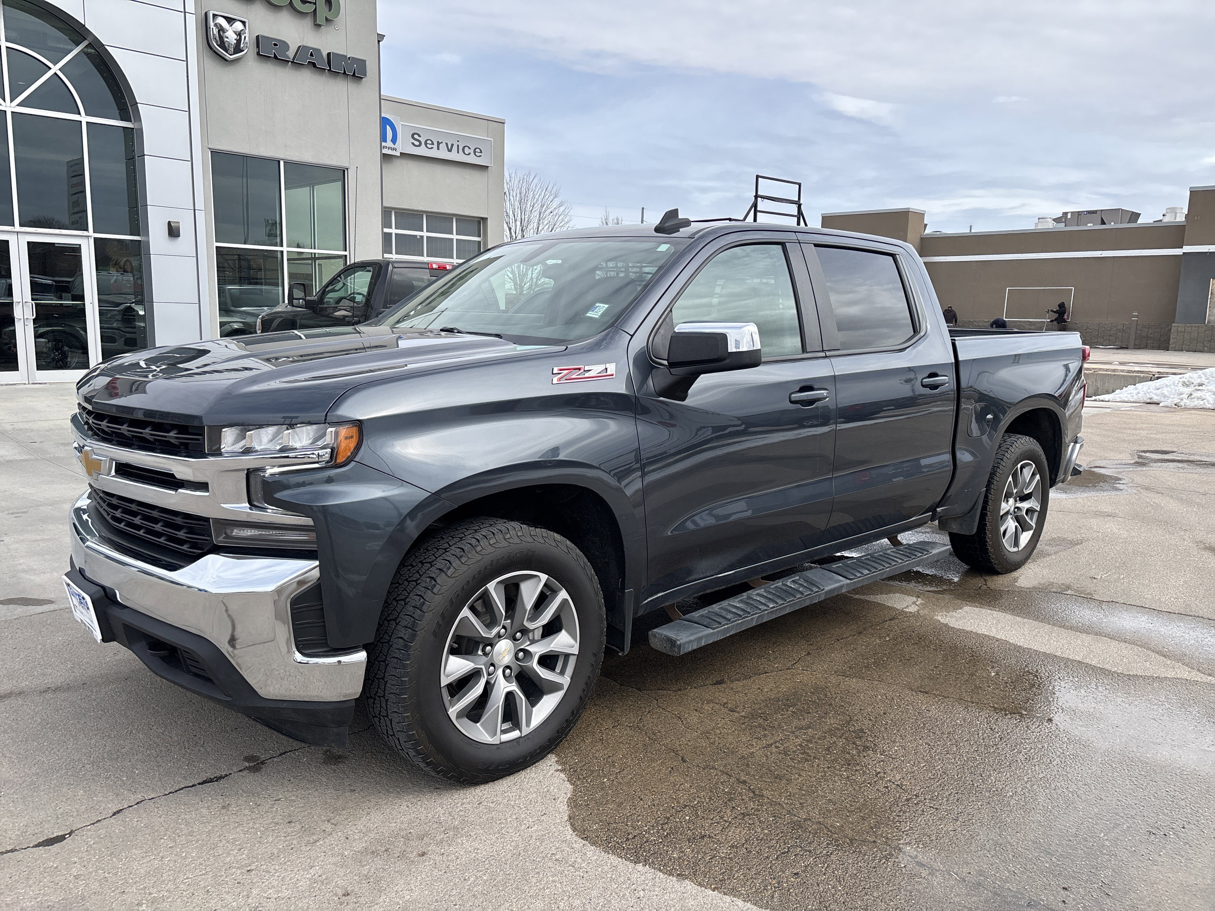 2022 Chevrolet Silverado 1500 LTD 4WD Crew Cab Short Bed LT