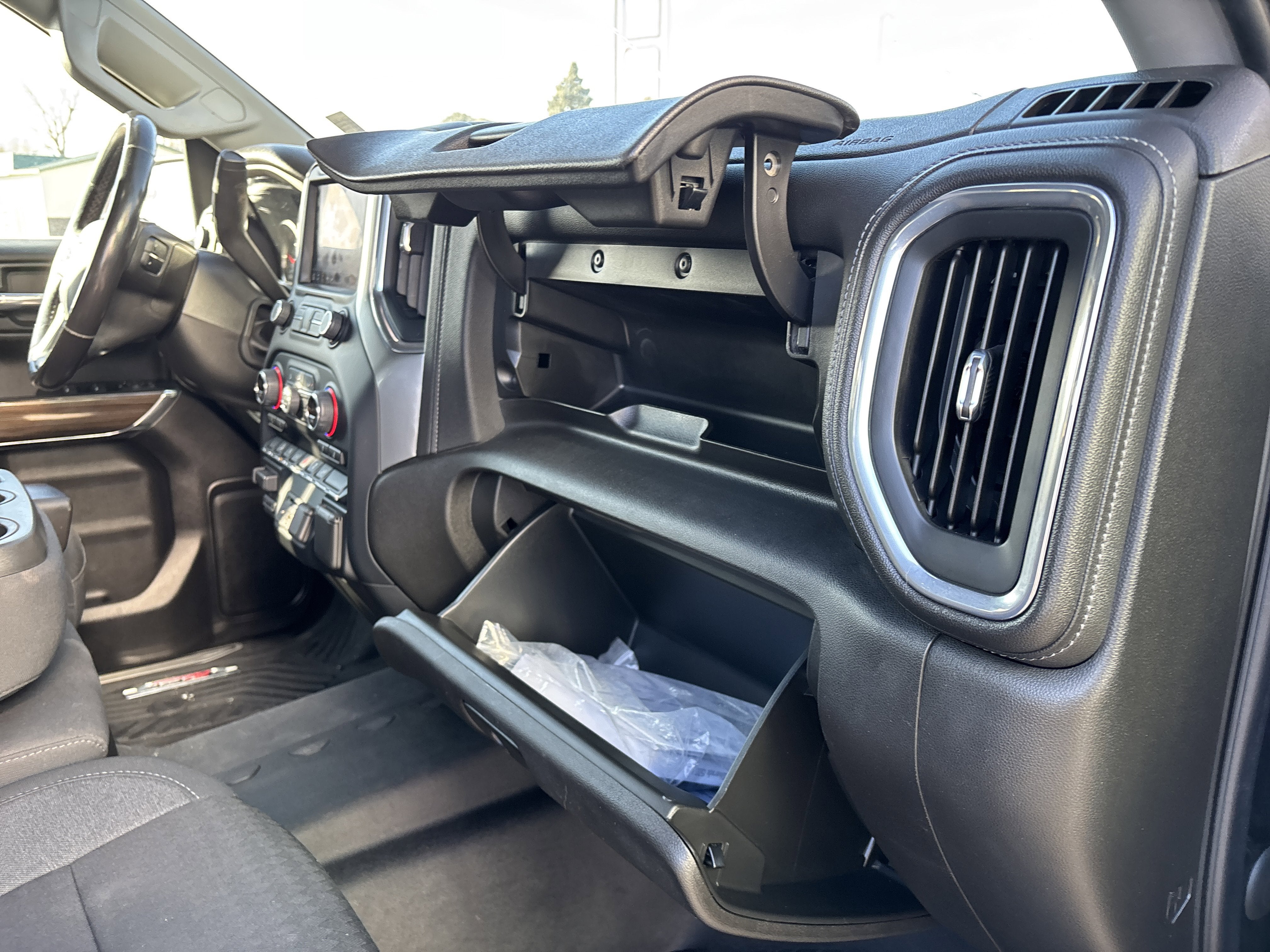 2022 Chevrolet Silverado 1500 LTD 4WD Crew Cab Short Bed LT