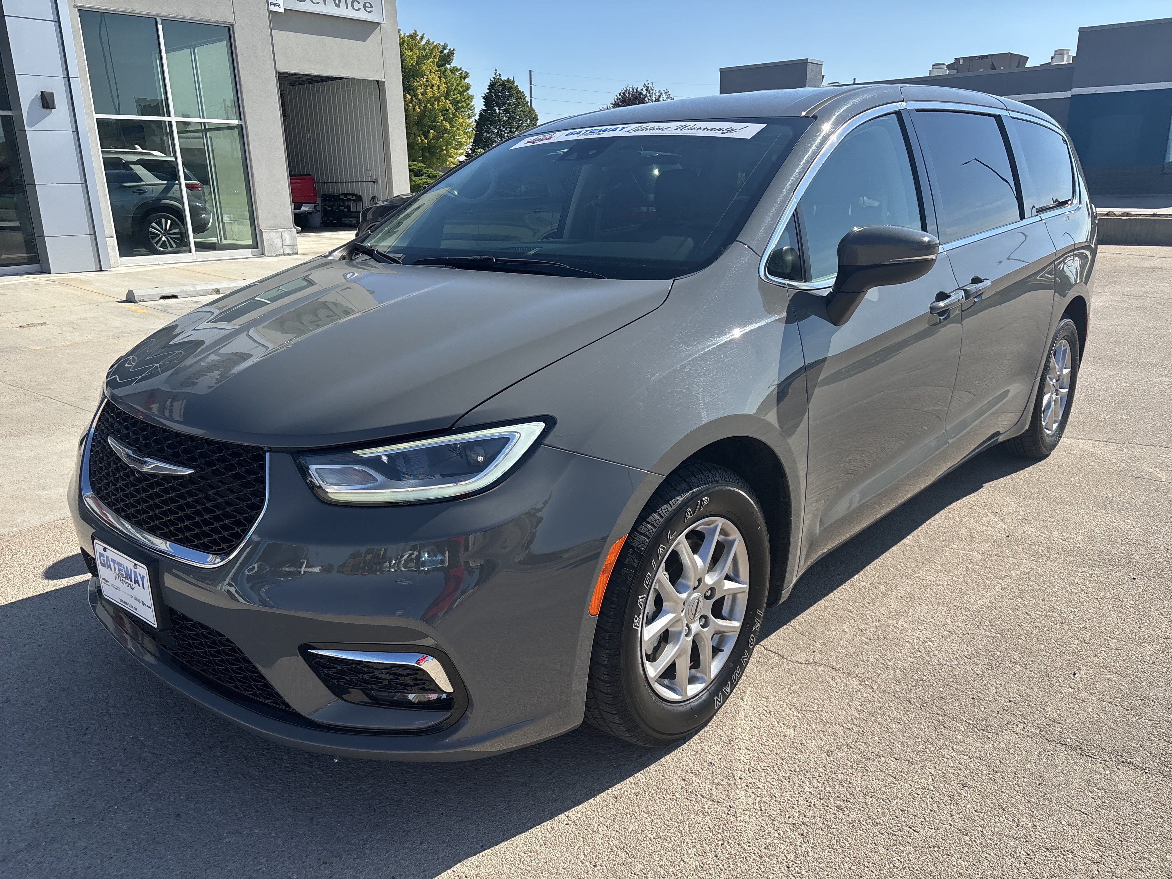 2023 Chrysler Pacifica Touring L