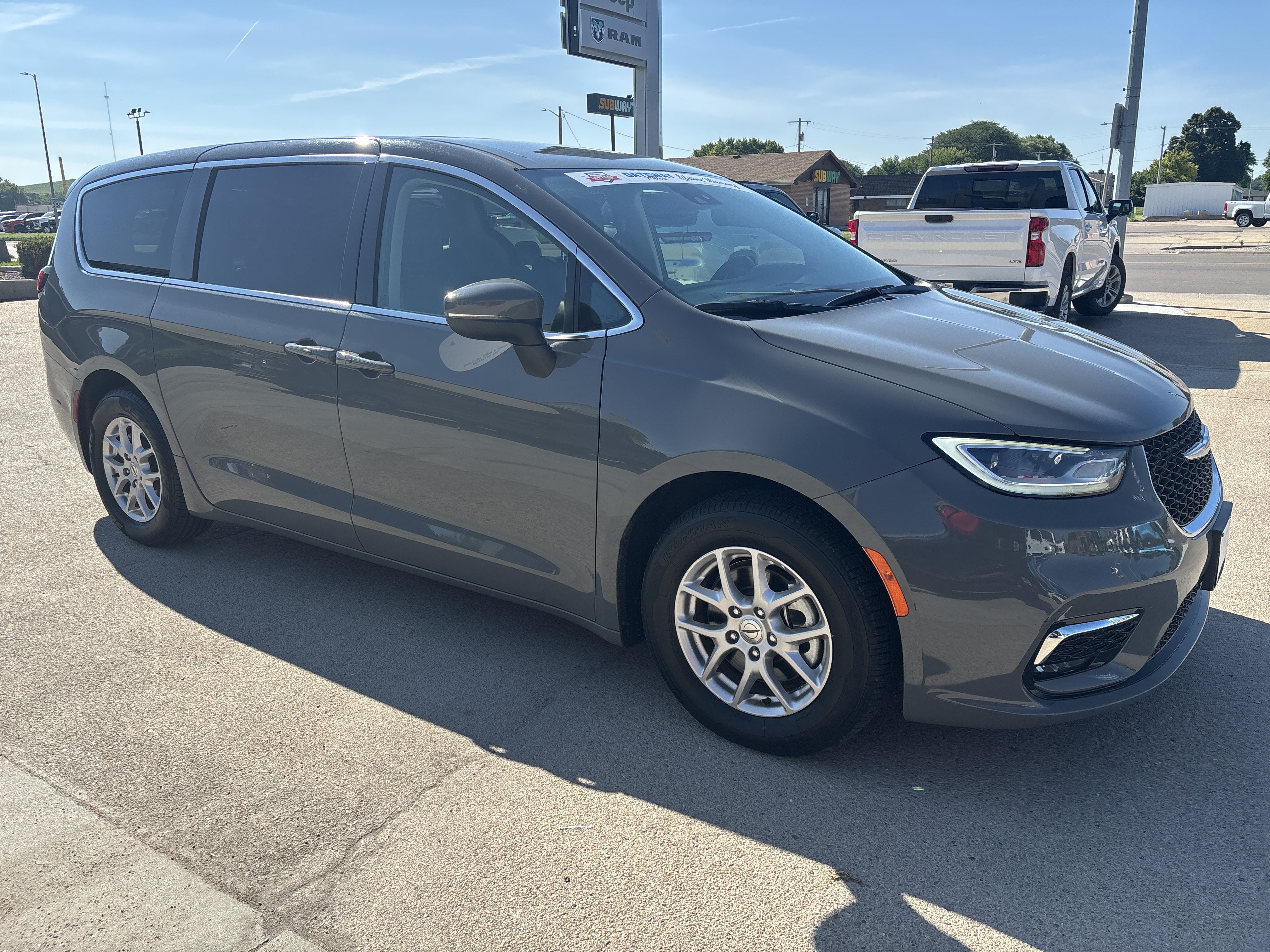 2023 Chrysler Pacifica Touring L
