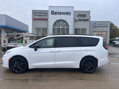 2024 Chrysler Pacifica Limited AWD