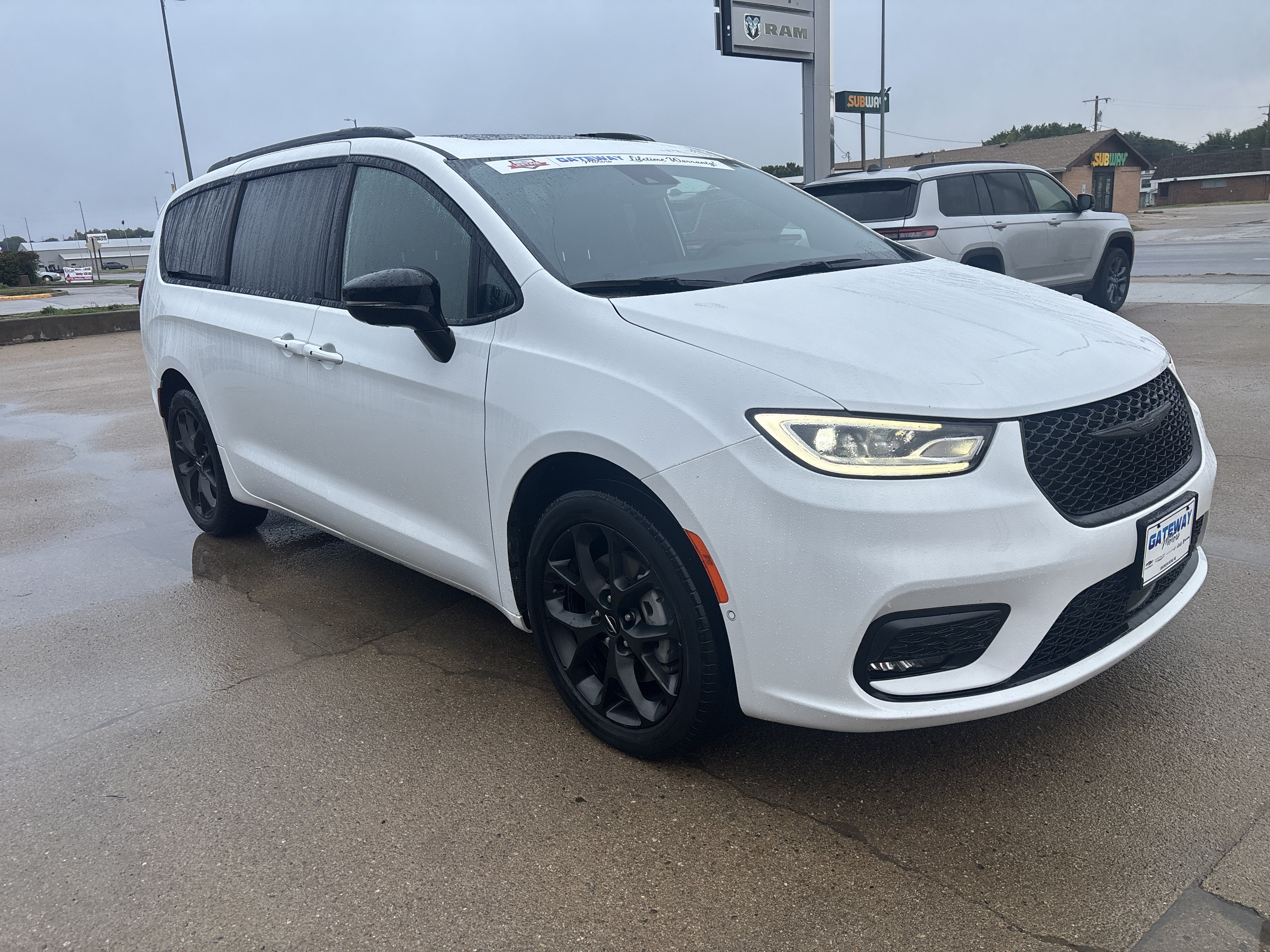2024 Chrysler Pacifica Limited AWD