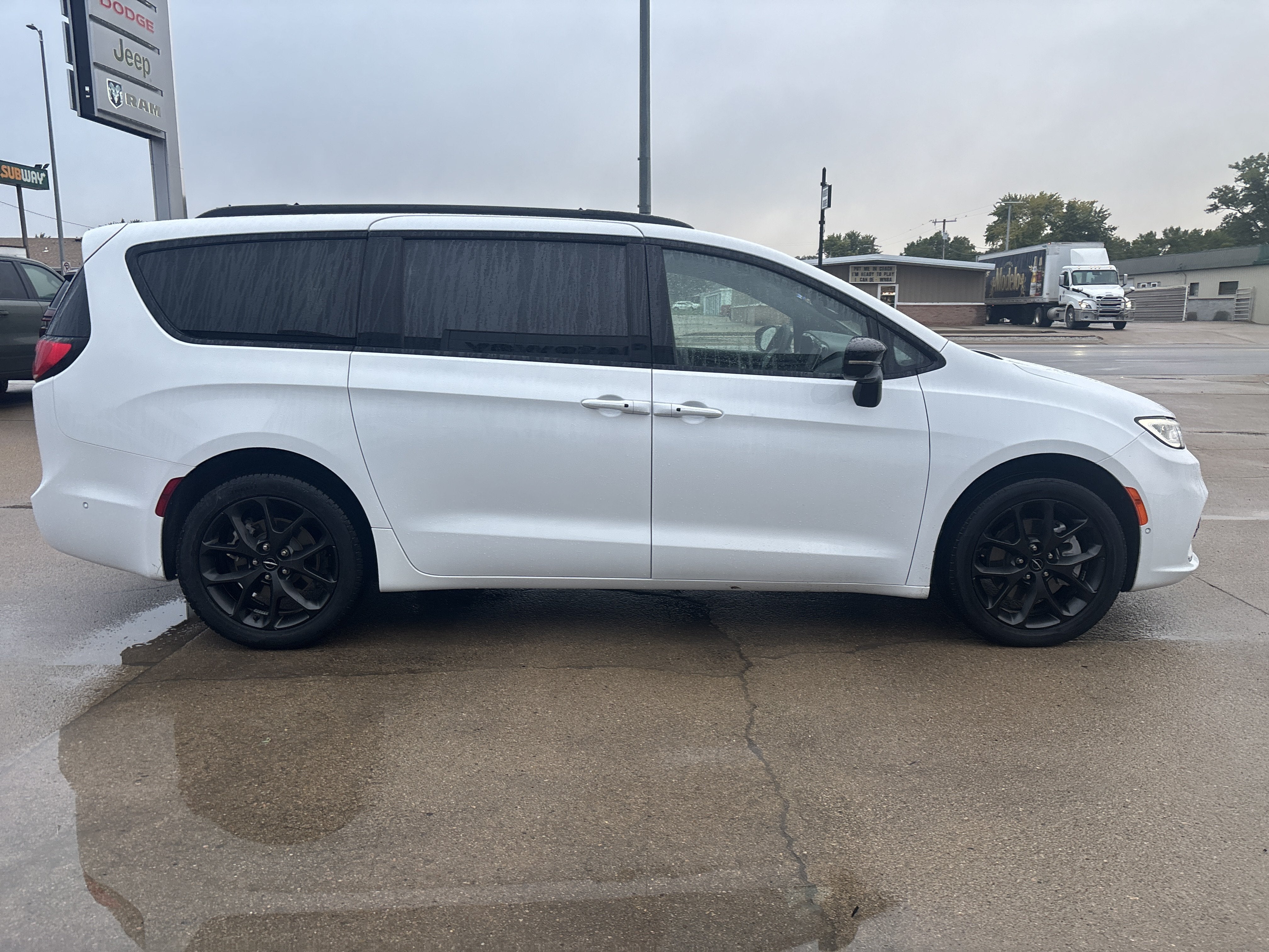 2024 Chrysler Pacifica Limited AWD