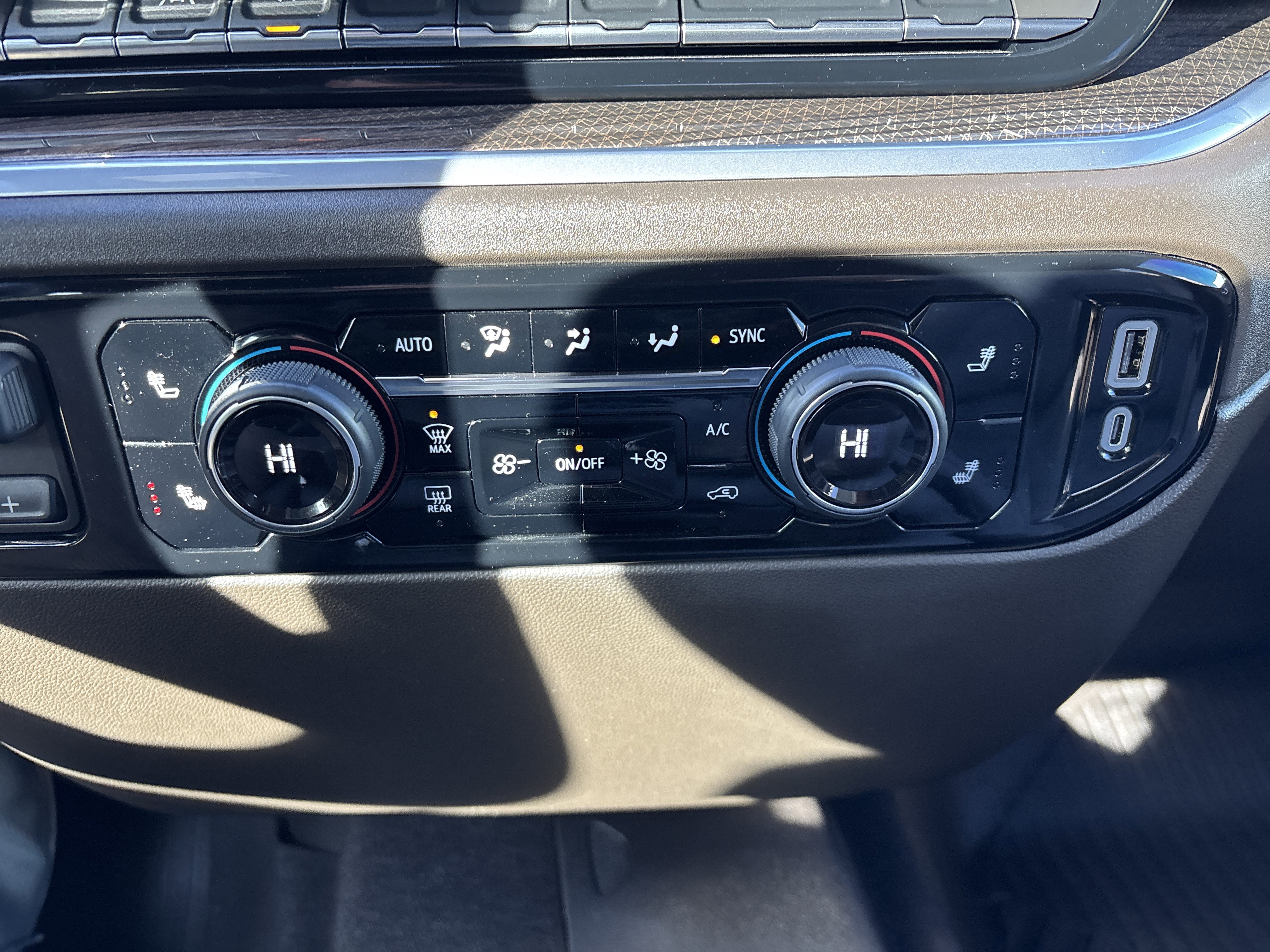 2024 Chevrolet Silverado 1500 4WD Crew Cab Short Bed RST