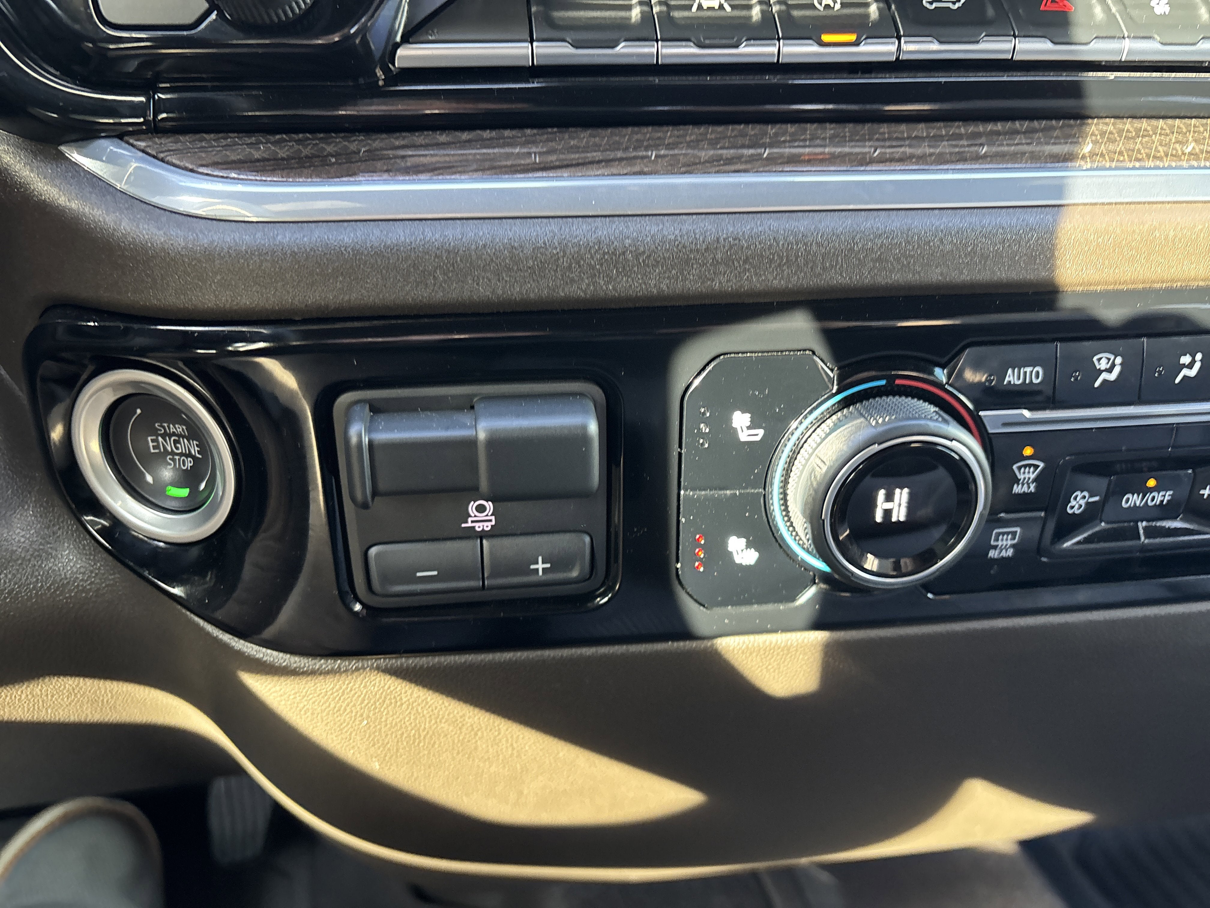 2024 Chevrolet Silverado 1500 4WD Crew Cab Short Bed RST