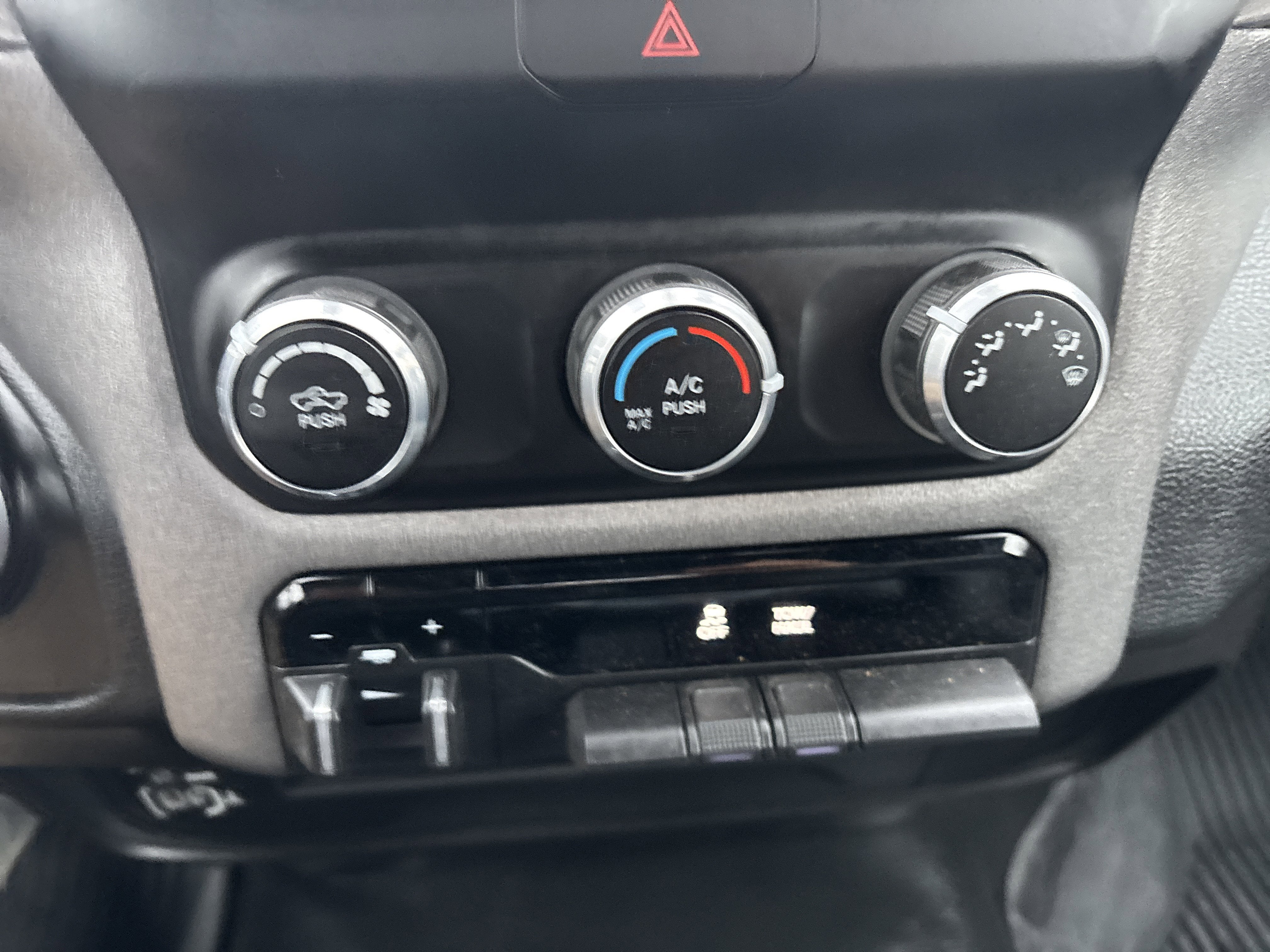 2024 RAM 3500 Tradesman Regular Cab 4x4 8' Box