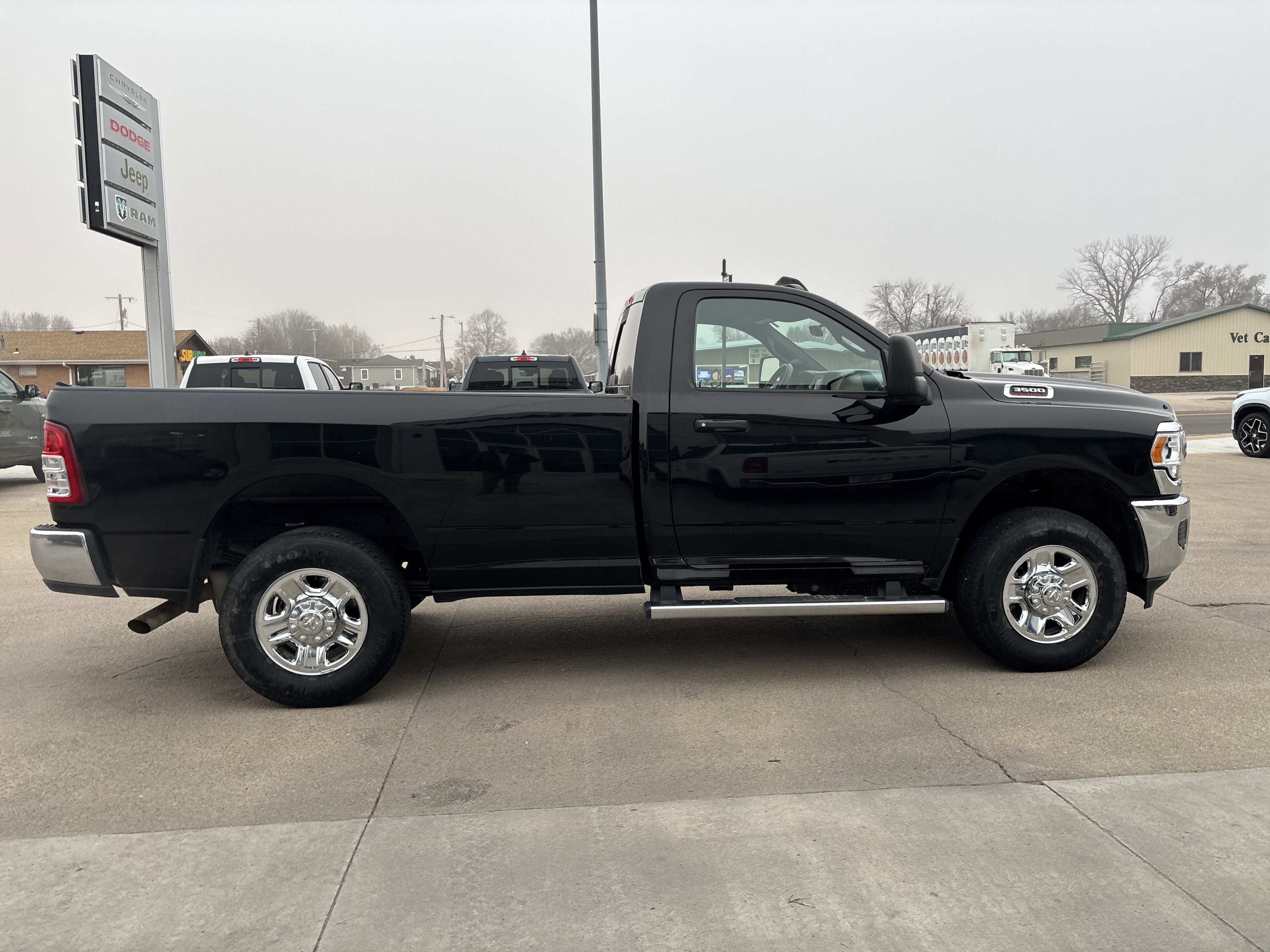 2024 RAM 3500 Tradesman Regular Cab 4x4 8' Box