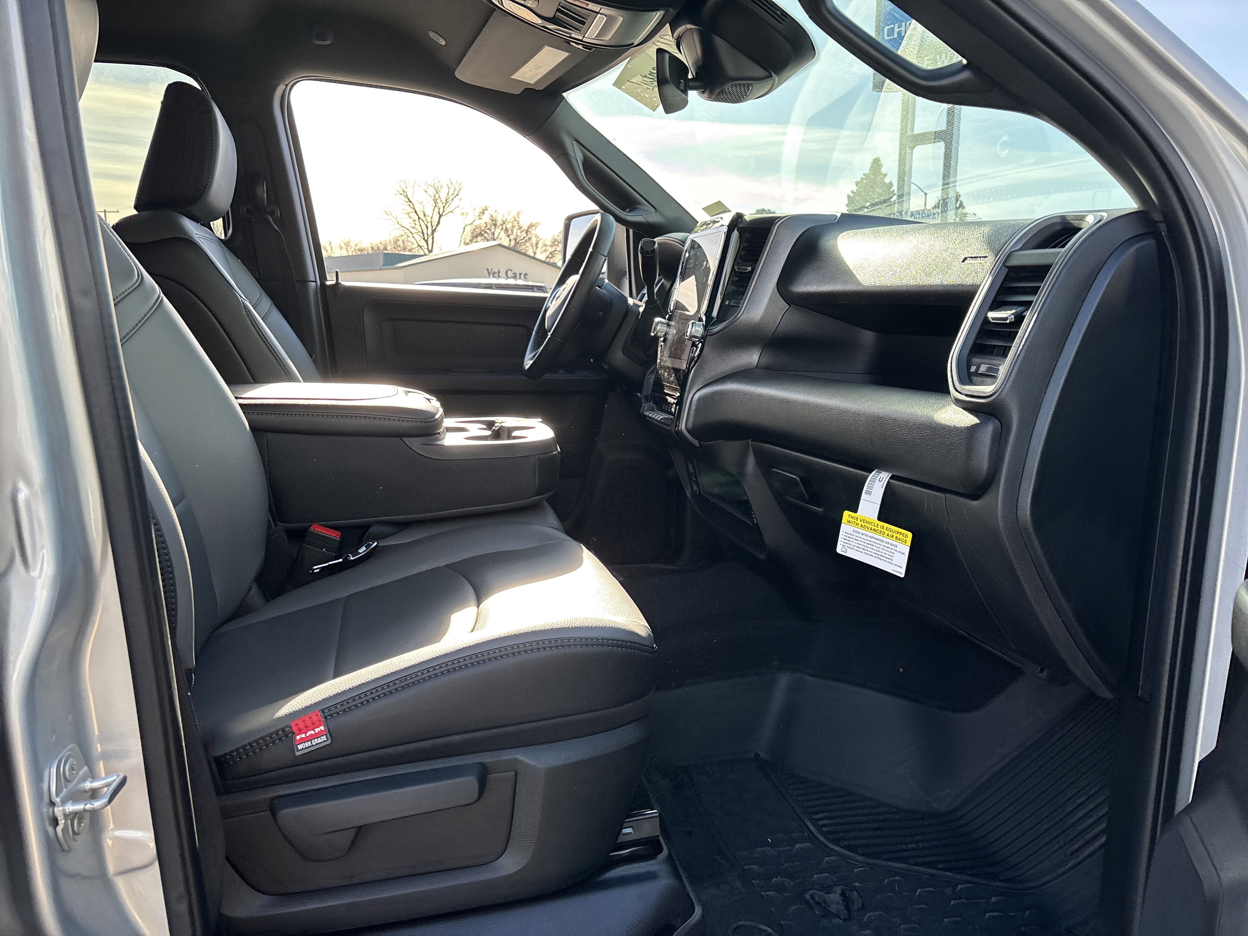 2026 RAM Ram 3500 RAM 3500 TRADESMAN CREW CAB 4X4 6'4' BOX