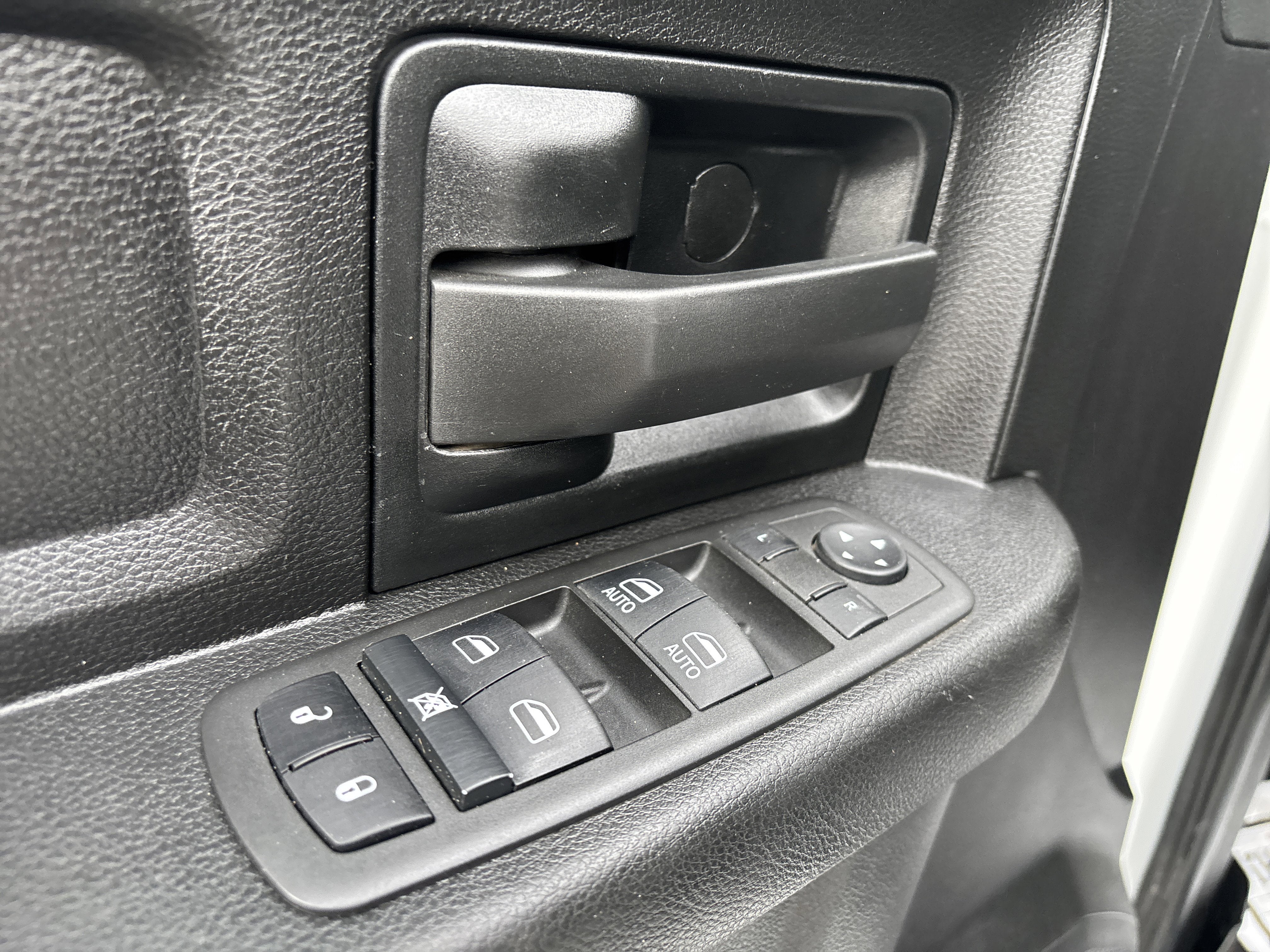 2022 RAM 3500 Tradesman Crew Cab 4x4 8' Box