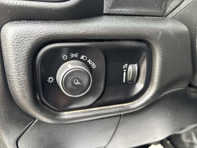 2022 RAM 3500 Tradesman Crew Cab 4x4 8' Box