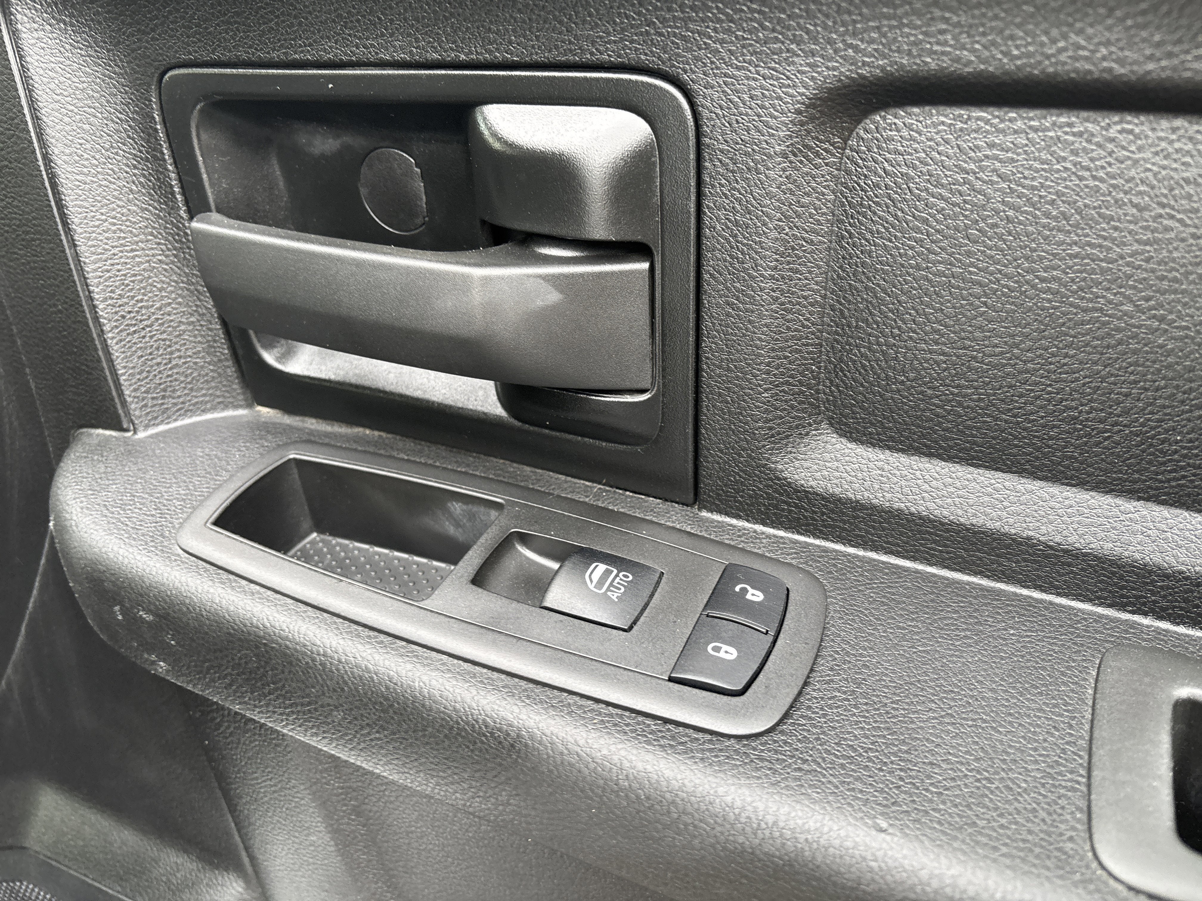 2022 RAM 3500 Tradesman Crew Cab 4x4 8' Box