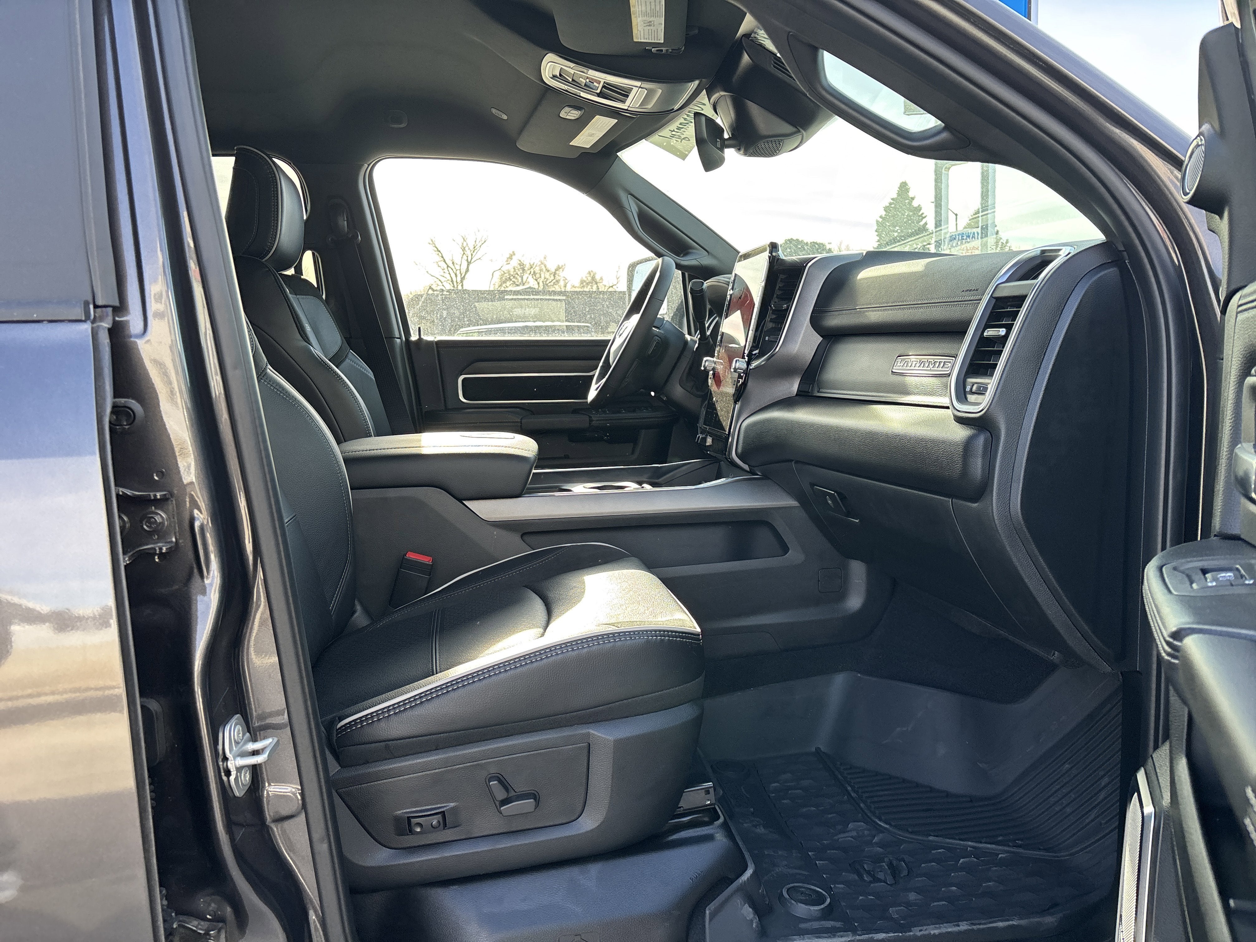 2026 RAM Ram 3500 RAM 3500 LARAMIE CREW CAB 4X4 8' BOX