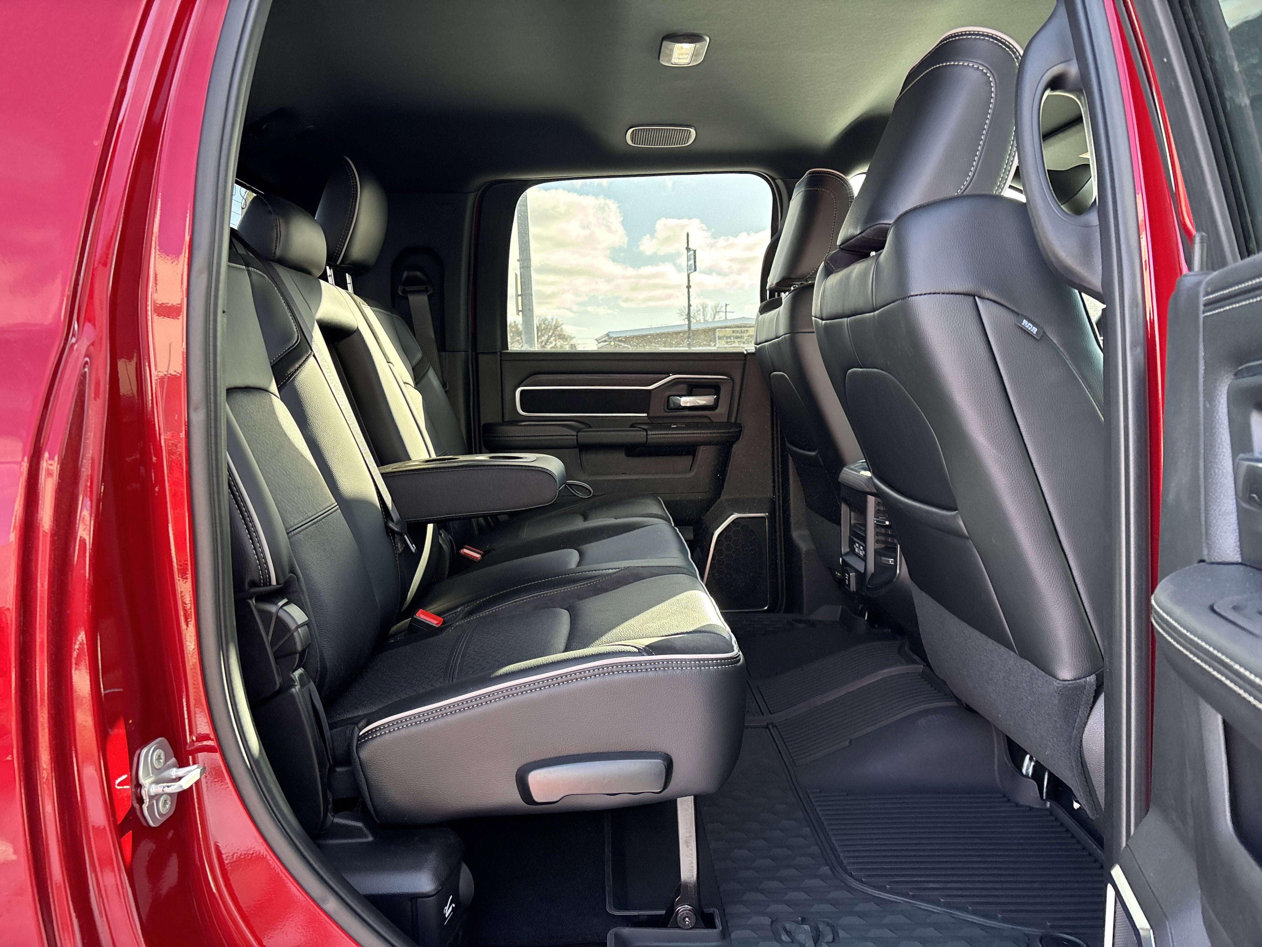 2026 RAM Ram 3500 RAM 3500 LARAMIE MEGA CAB 4X4 6'4' BOX