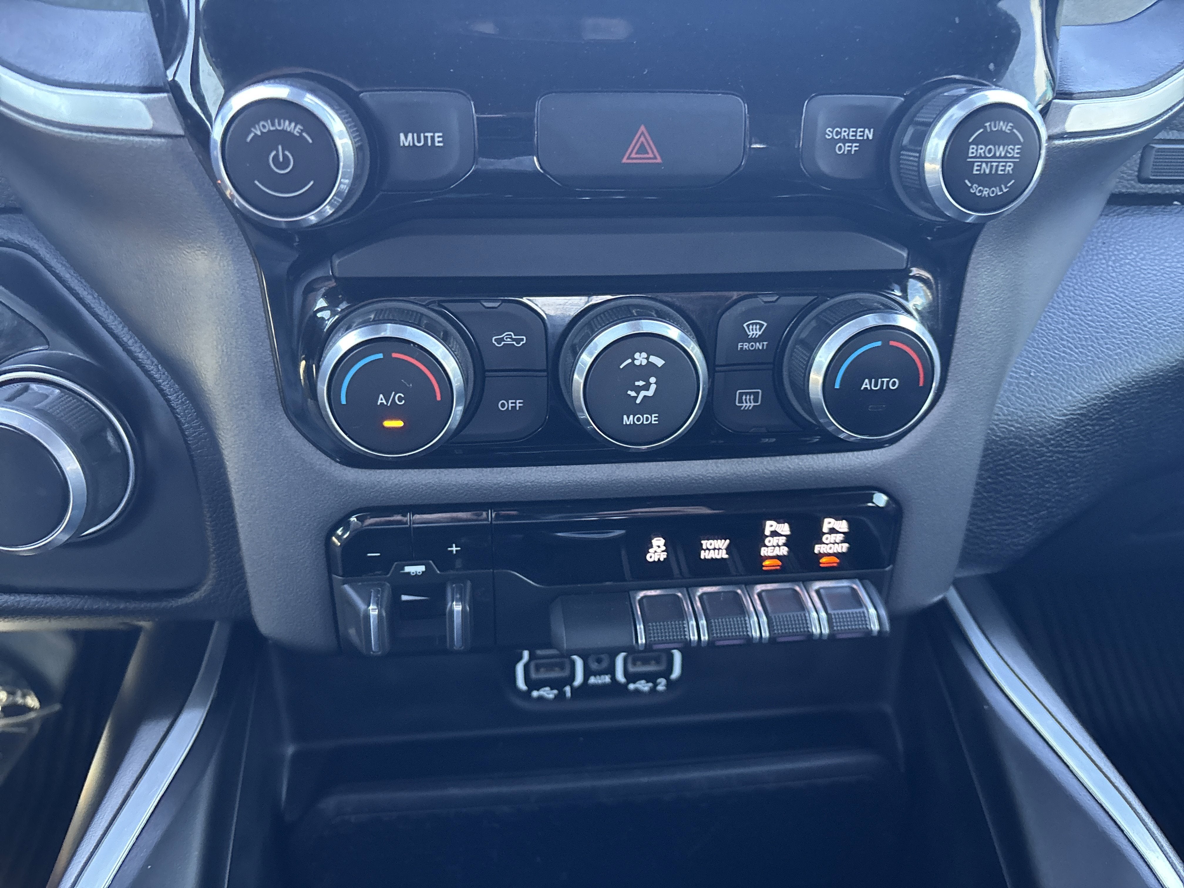 2022 RAM 2500 Big Horn Crew Cab 4x4 6'4' Box