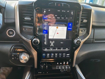 2019 RAM 2500 Laramie Crew Cab 4x4 6'4' Box