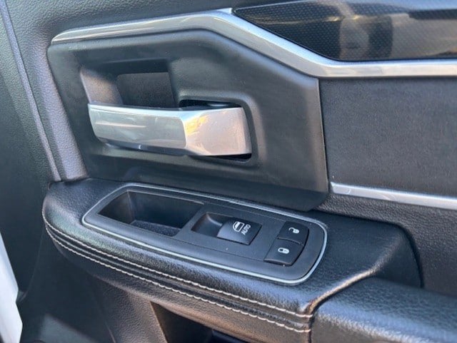 2019 RAM 2500 Laramie Crew Cab 4x4 6'4' Box