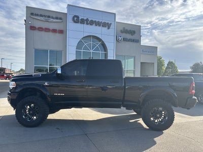 2022 RAM 2500 Laramie Crew Cab 4x4 6'4' Box