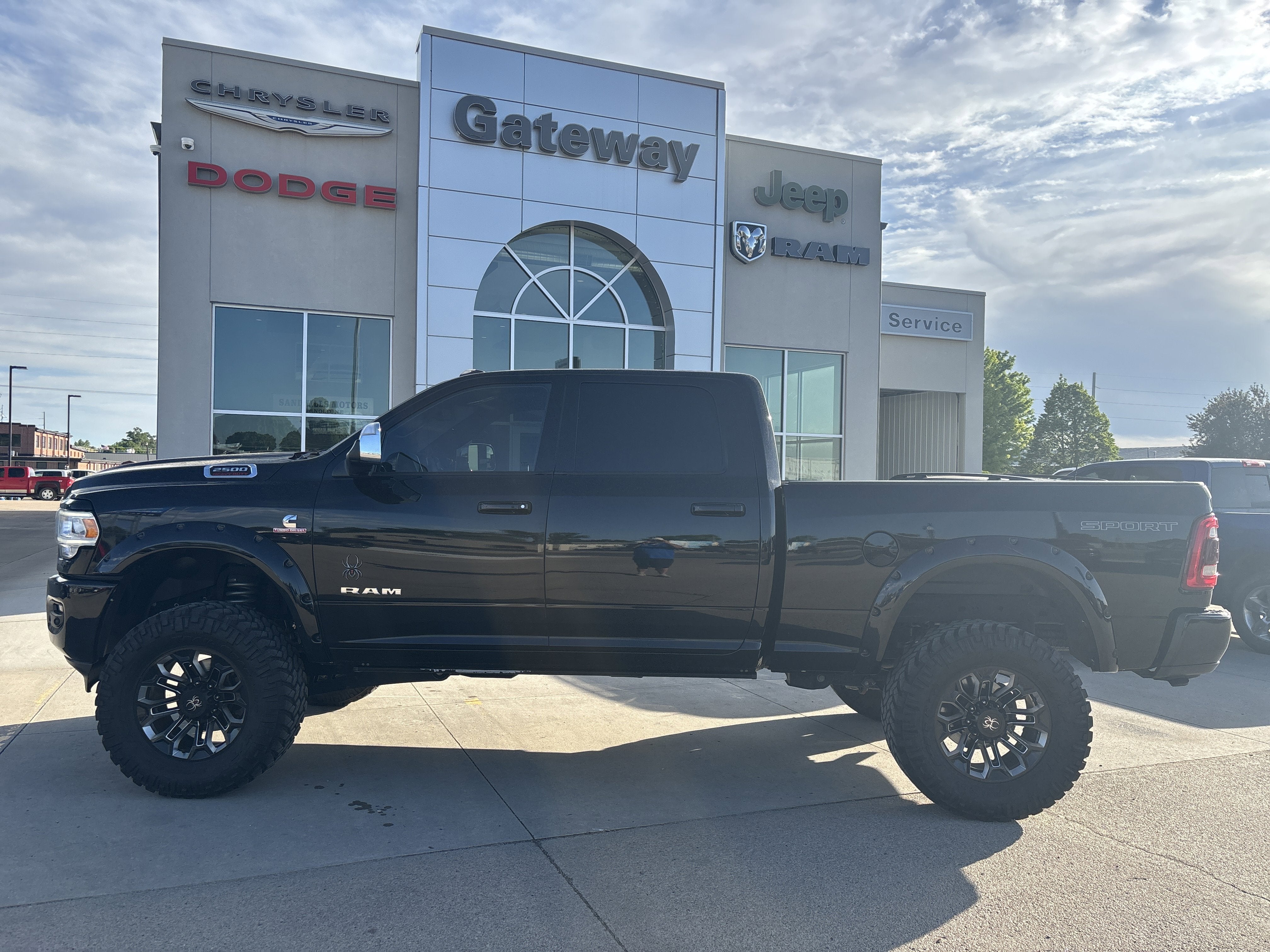 2022 RAM 2500 Laramie Crew Cab 4x4 6'4' Box