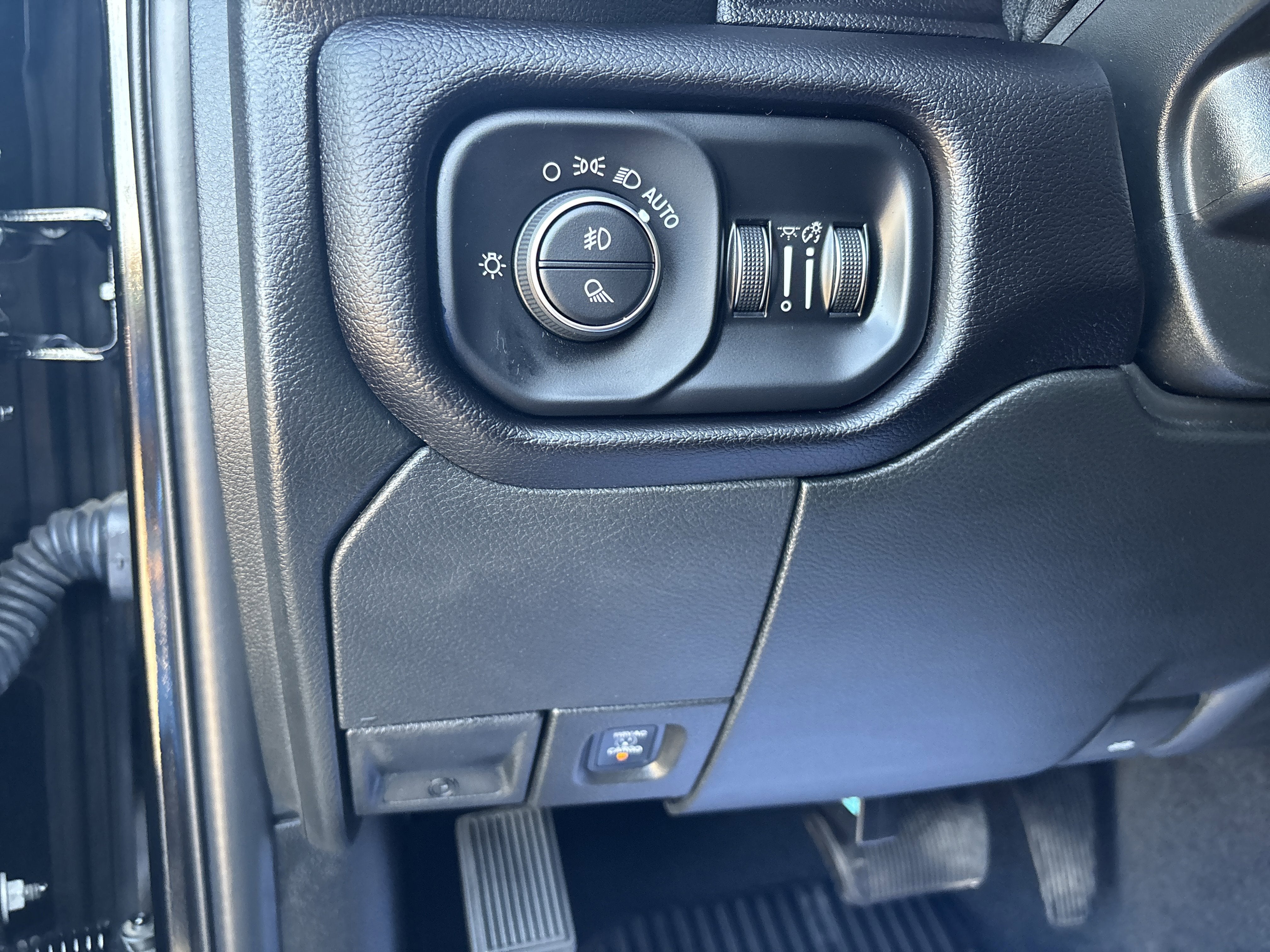 2022 RAM 2500 Laramie Crew Cab 4x4 6'4' Box