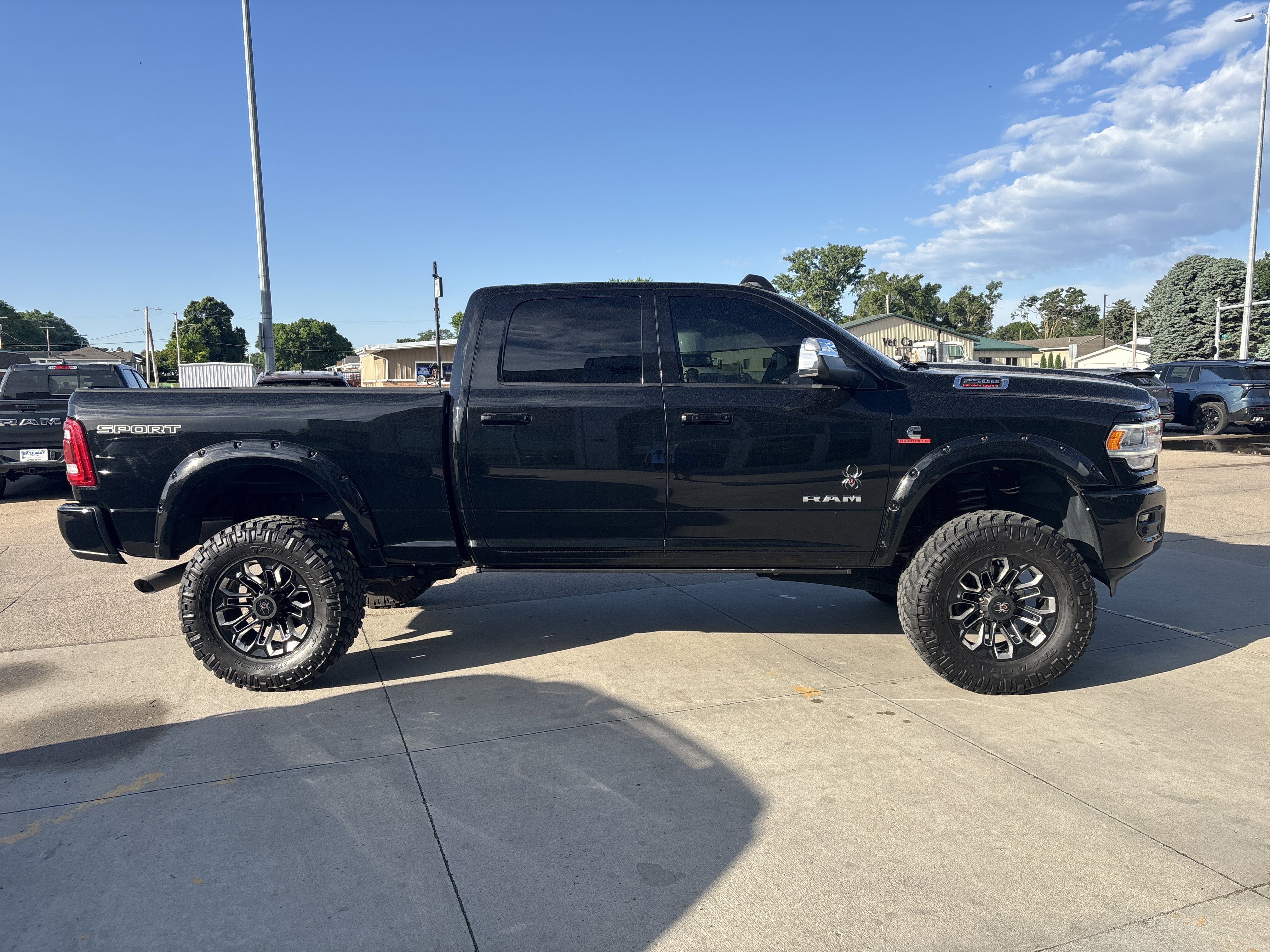 2022 RAM 2500 Laramie Crew Cab 4x4 6'4' Box
