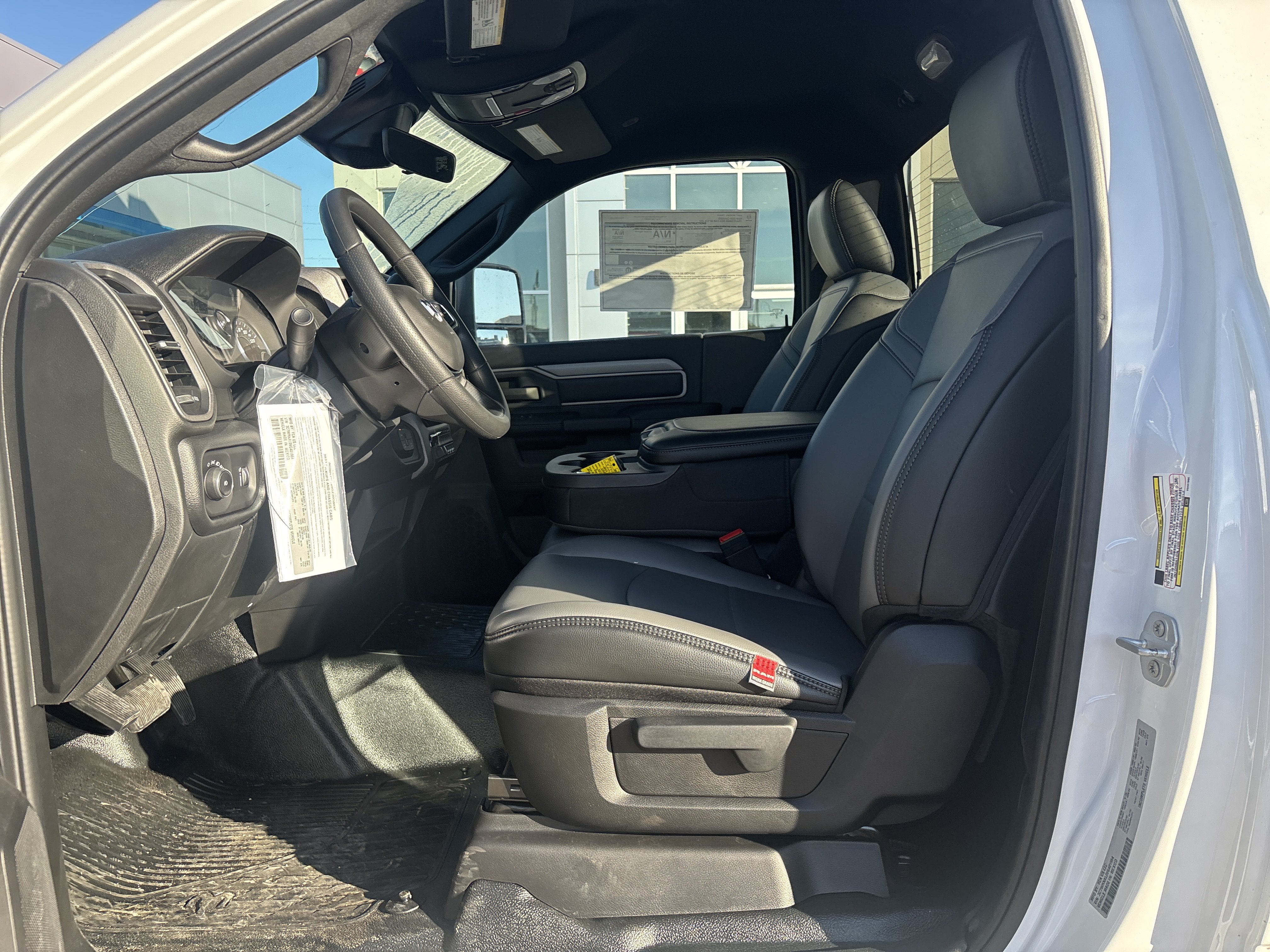 2027 RAM Ram 5500 Chassis Cab RAM 5500 TRADESMAN CHASSIS REGULAR CAB 4X4 60' CA