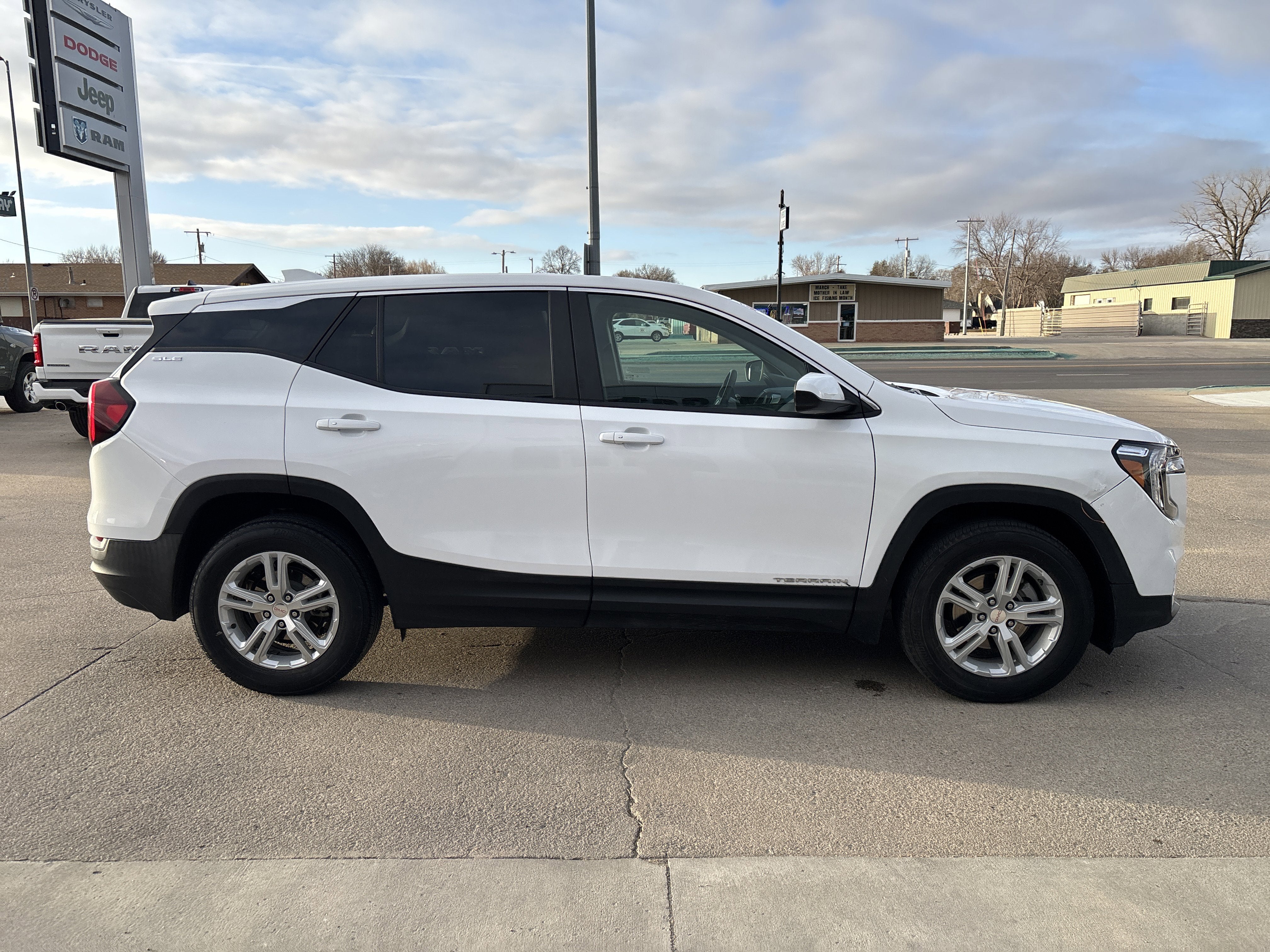 2024 GMC Terrain AWD SLE