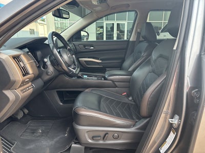 2022 Nissan Pathfinder Platinum 4WD