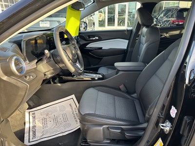 2025 Chevrolet Trax FWD LT